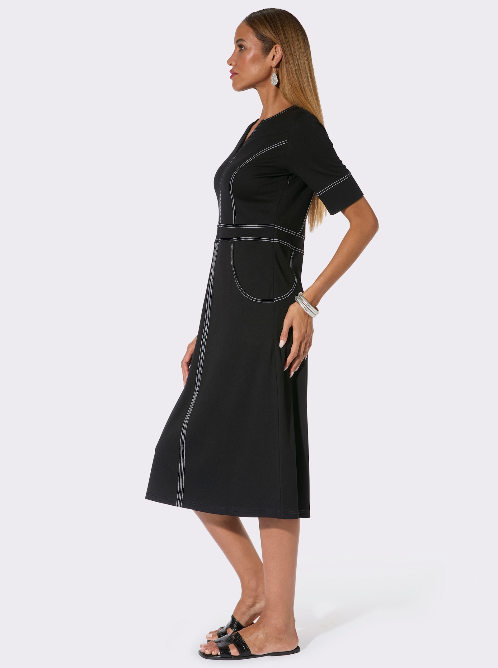 Jerseykleid mit seitlichem Reißverschluss - schwarz