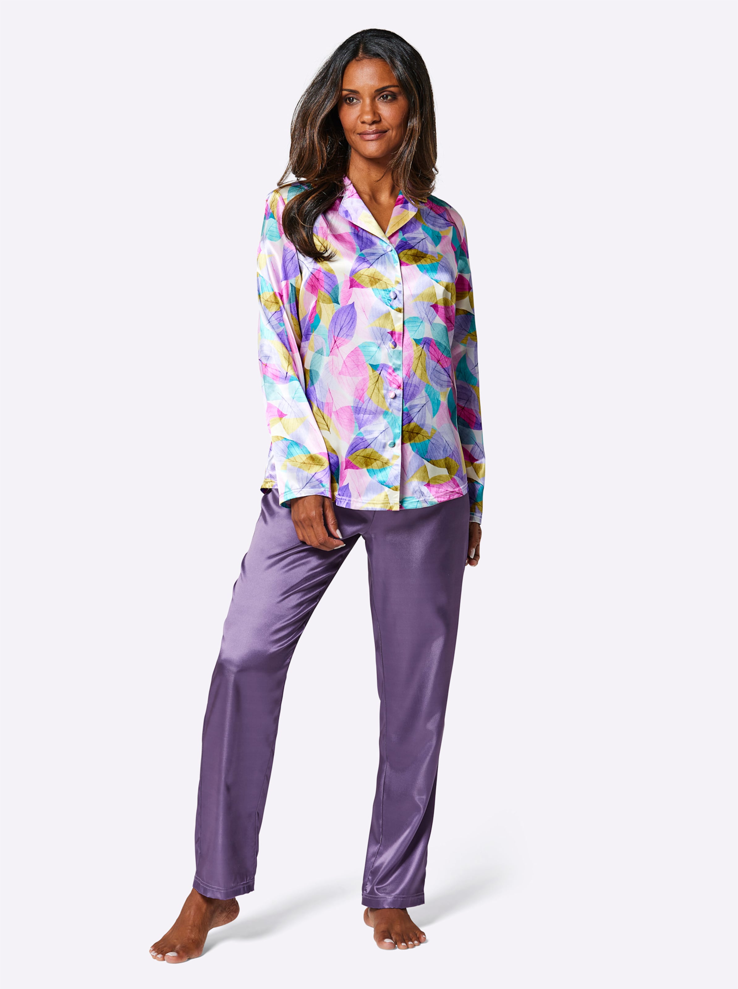 Pyjama,3Pcs günstig Kaufen-Pyjama in violett-rosé-bedruckt von wäschepur. Pyjama in violett-rosé-bedruckt von wäschepur <![CDATA[Gemusterter Pyjama für Ausgeschlafene! Einfarbige lange Hose mit Dehnbund und Bindeband. Aus edel glänzendem Satin.]]>. 