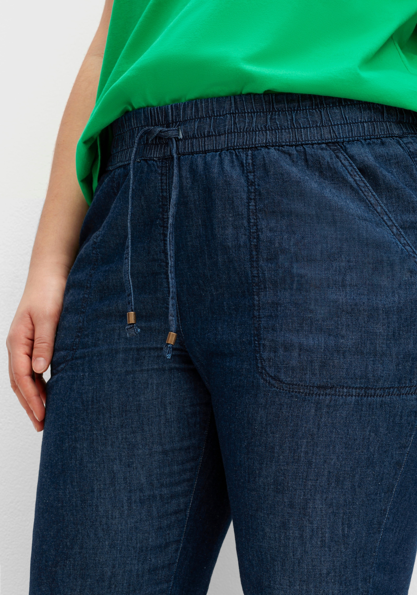 Schlupfjeans mit gesmoktem Bund - blue-stone-washed