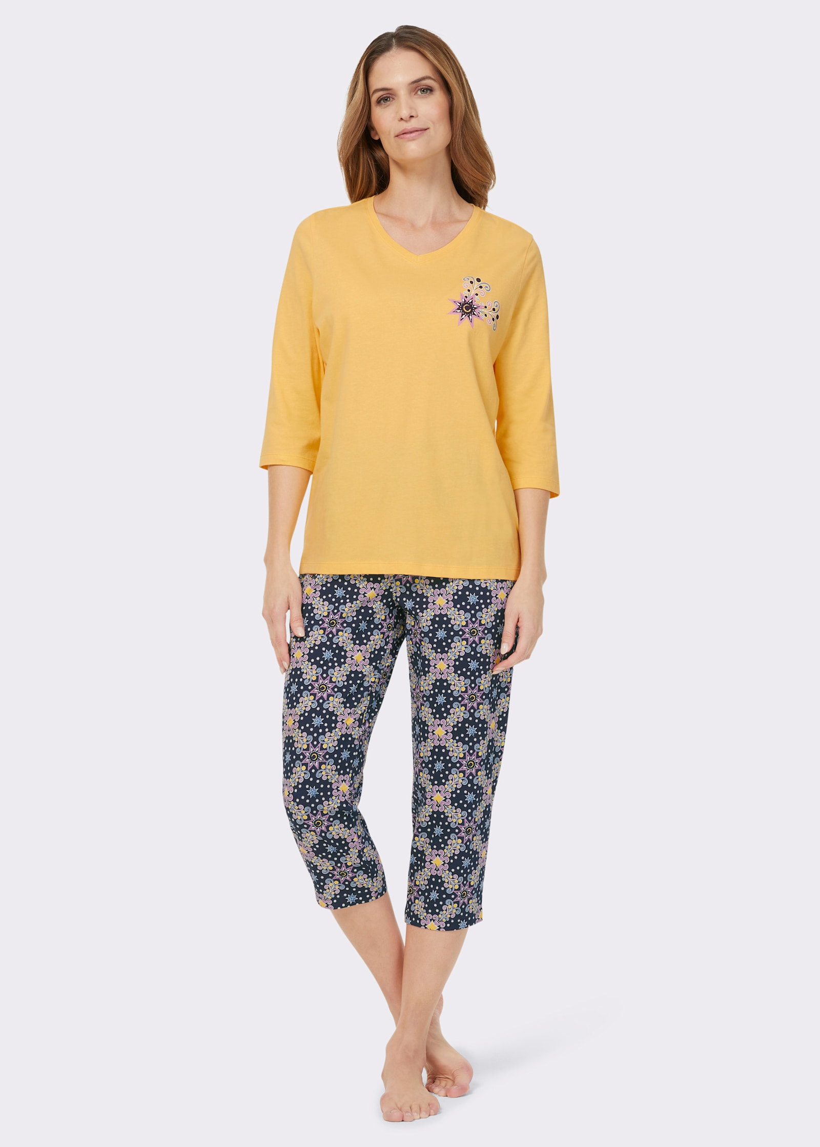wäschepur Schlafanzug mit allover bedruckter 3/4-Hose - gelb-marine-bedruckt