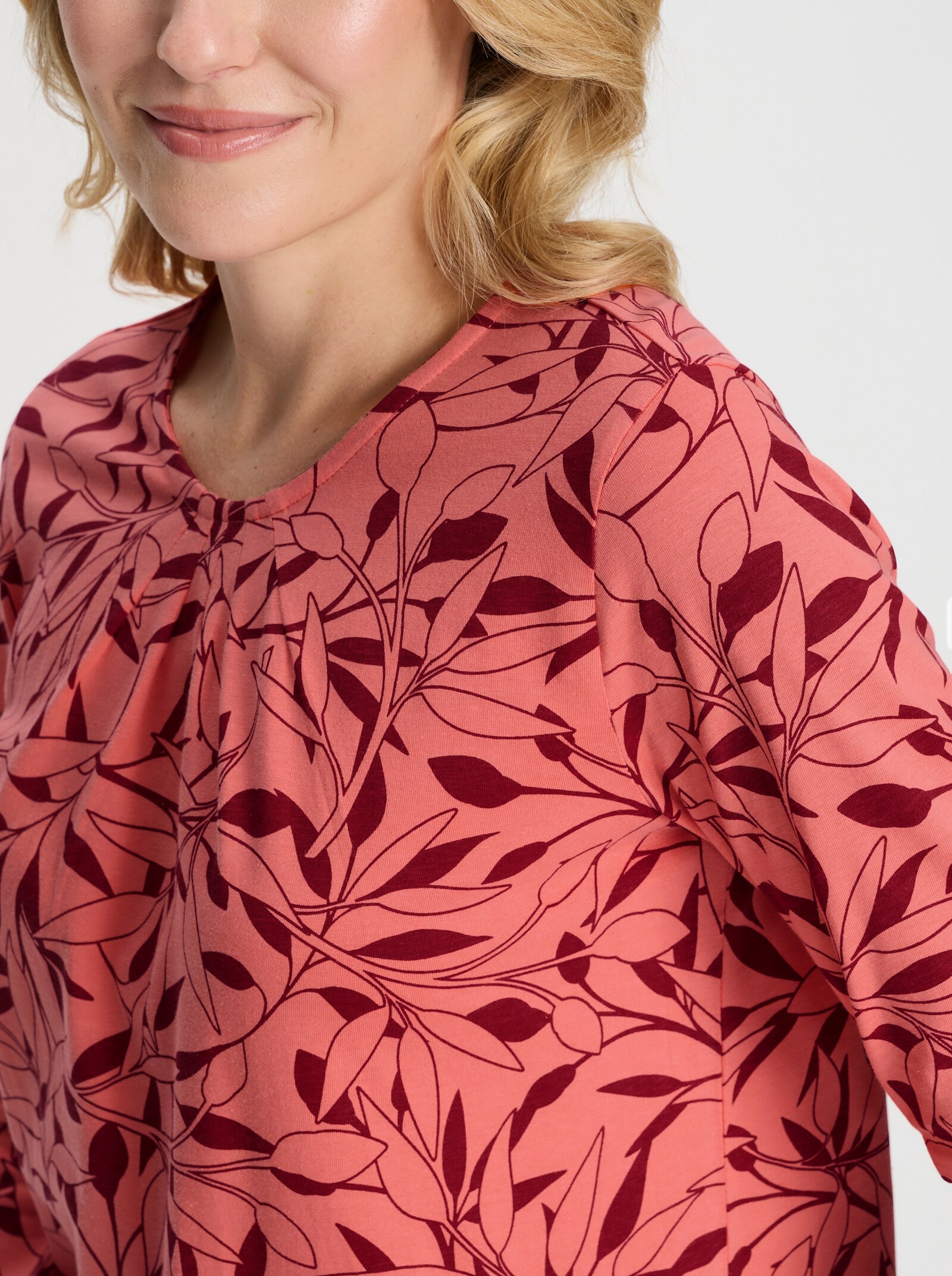 Longshirt mit Falten am Ausschnitt - koralle-kirsche-bedruckt