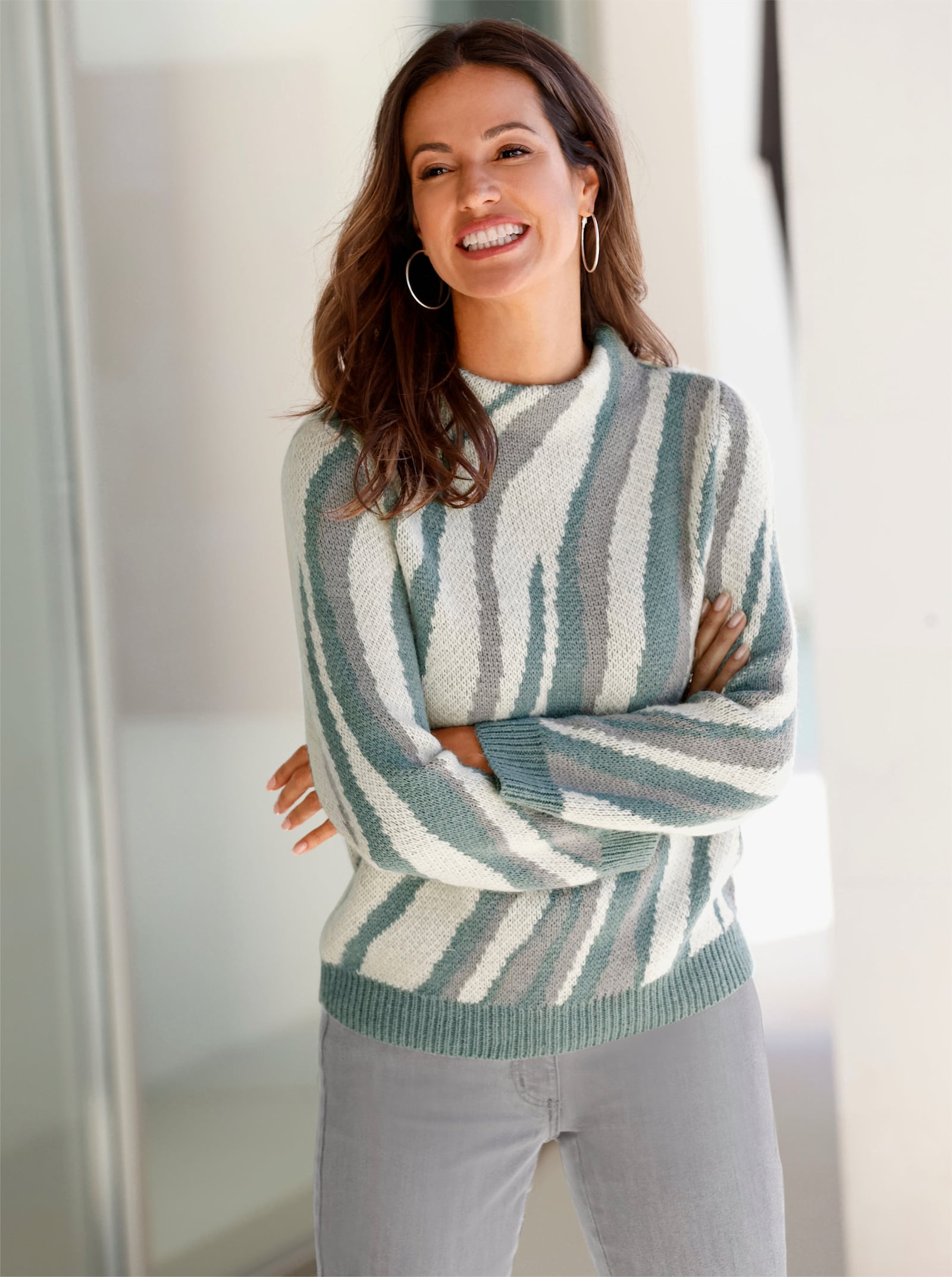 Jacquardpullover mit Kelchkragen - jade-champagner-gemustert