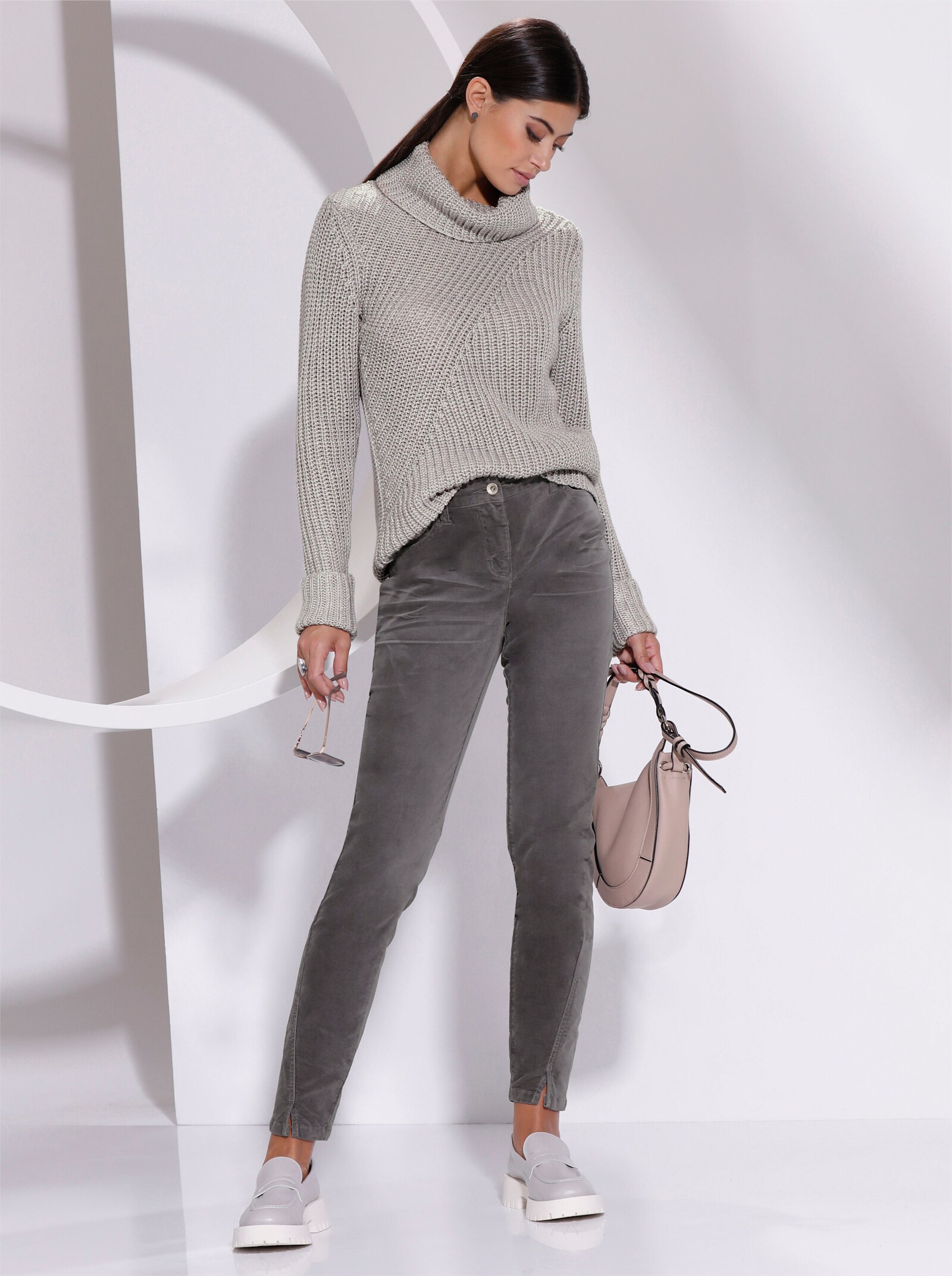 Rollkragenpullover mit Glanzgarn, goldfarben - hellgrau