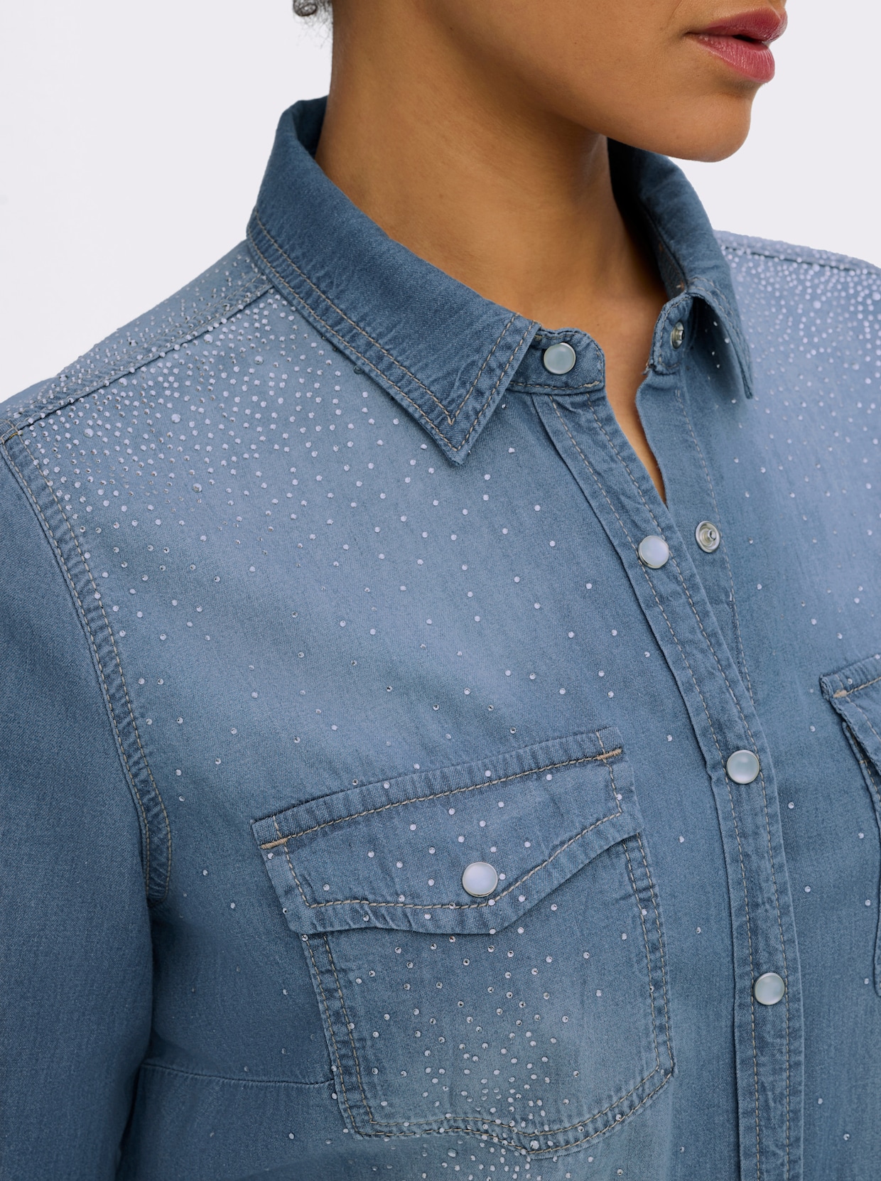Jeansbluse mit Glitzersteinchen - blue-bleached