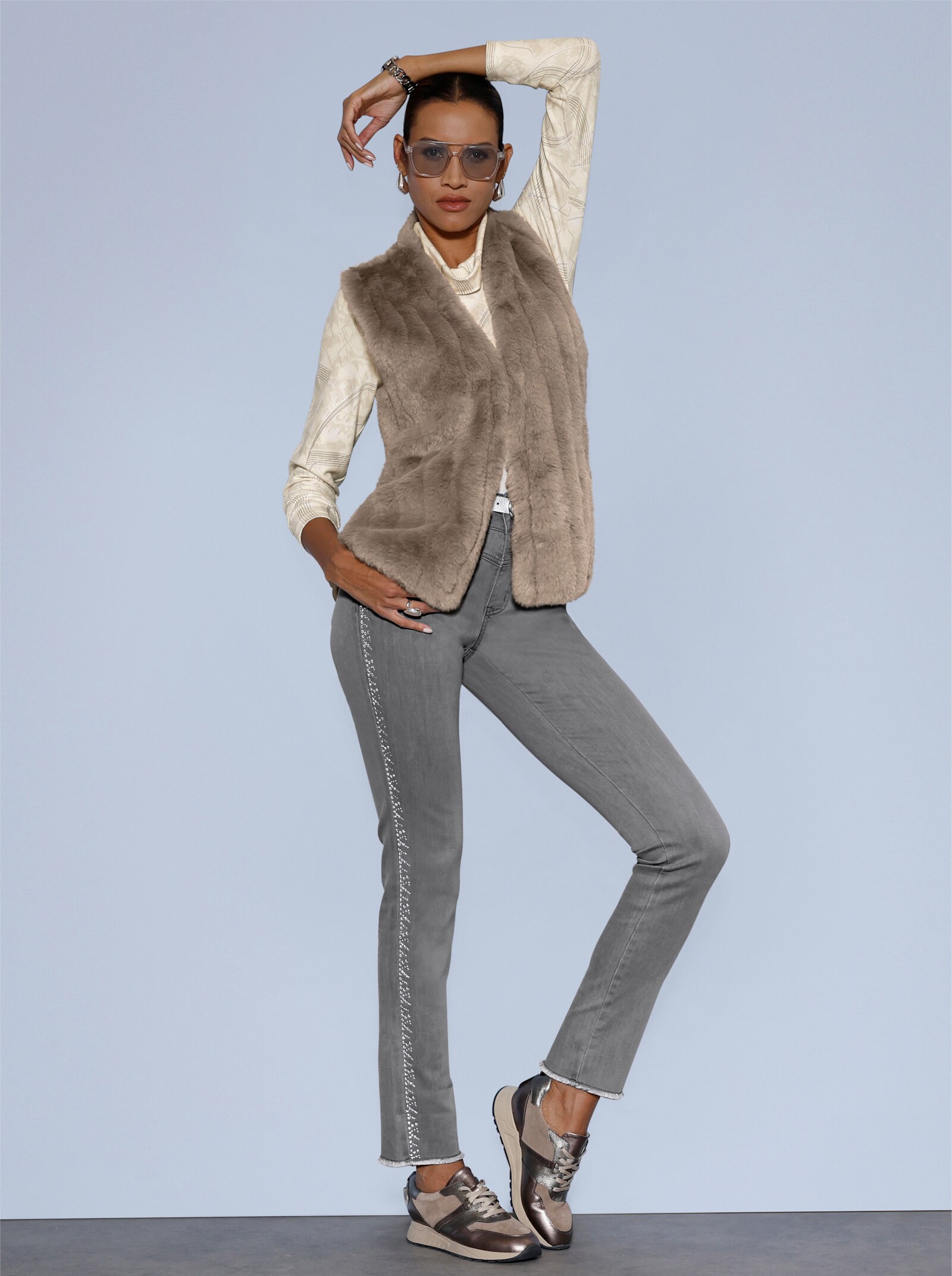 Strickweste mit Fellimitat vorne - dunkeltaupe