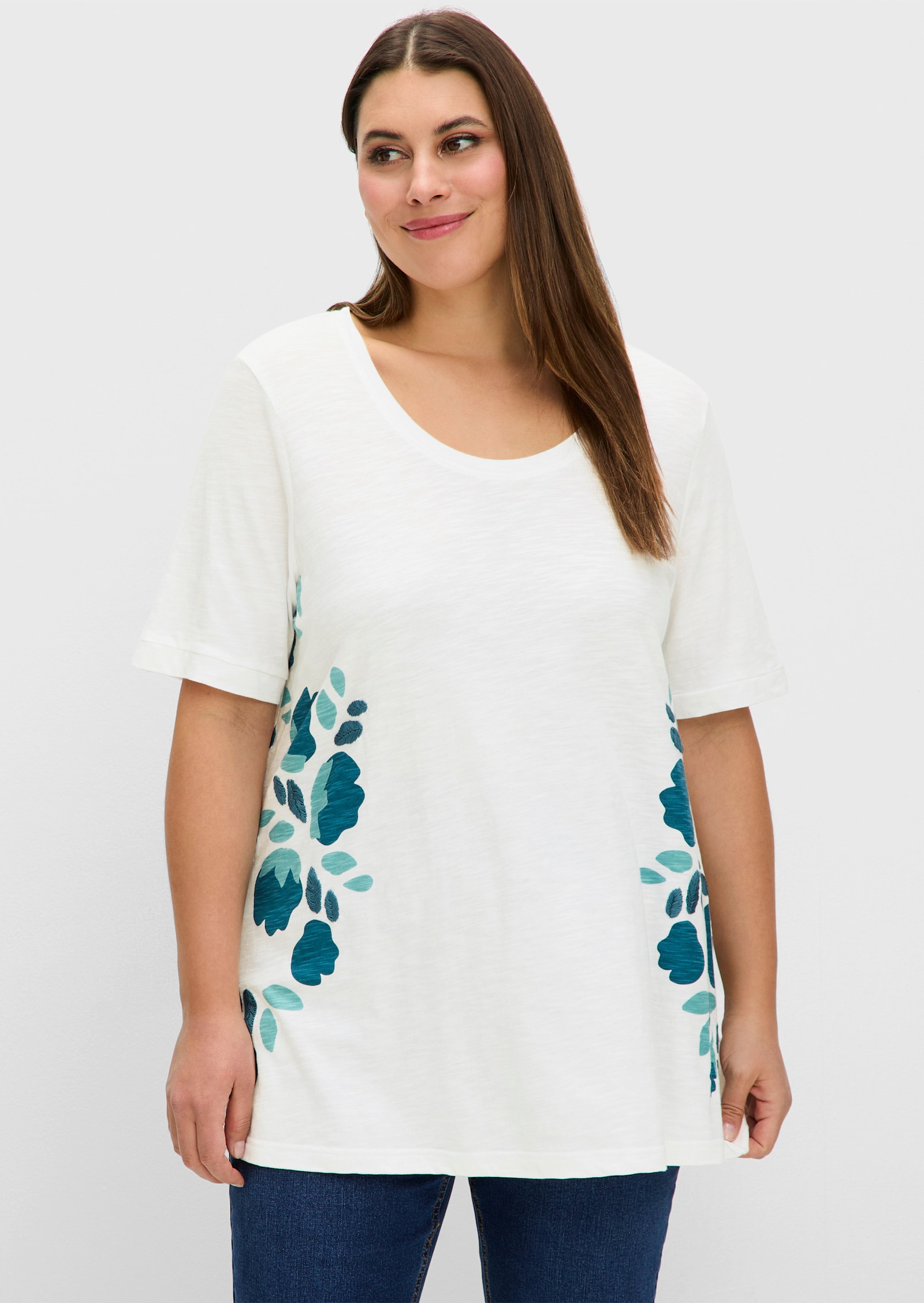 sheego Shirt met bloemenprint en borduursel - ecru geprint