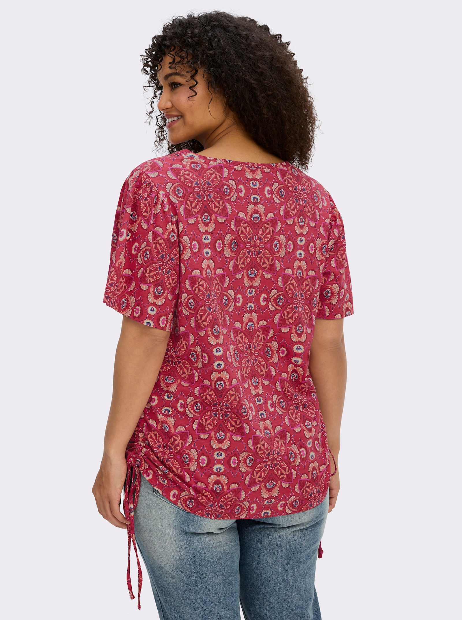sheego by Joe Browns T-shirt met rimpeling opzij - rood/koraal gedessineerd