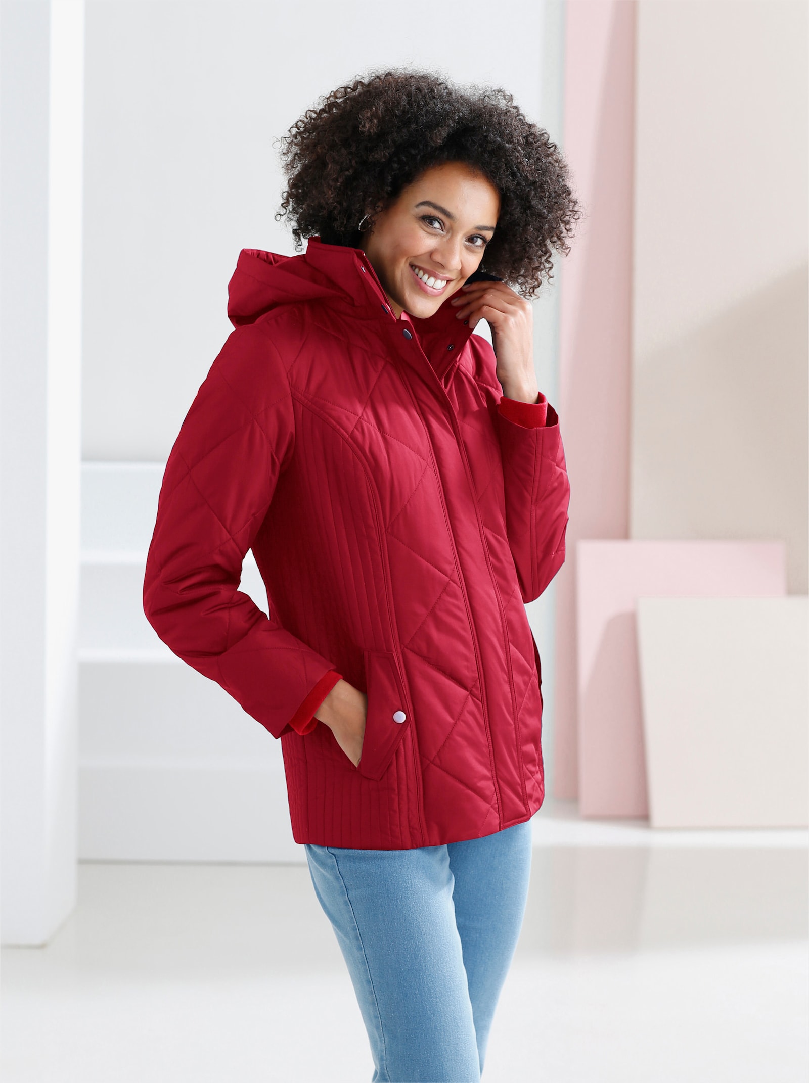 Jacke mit Rippbündchen als Windschutz - rot