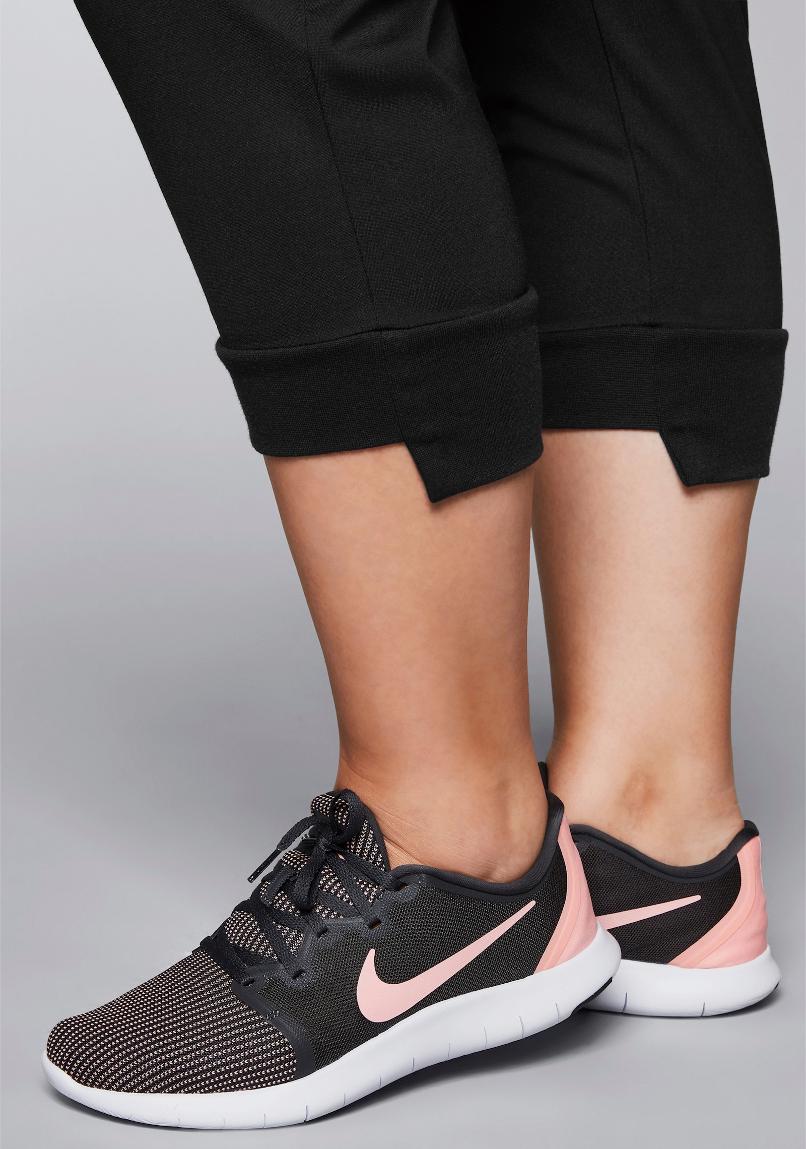 sheego Sweathose in 3/4-Länge - schwarz