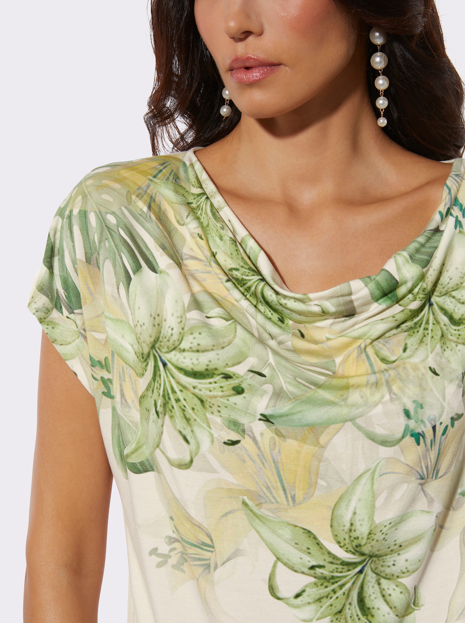 Wasserfallshirt mit platziertem Druckmuster - champagner-pistazie-bedruckt