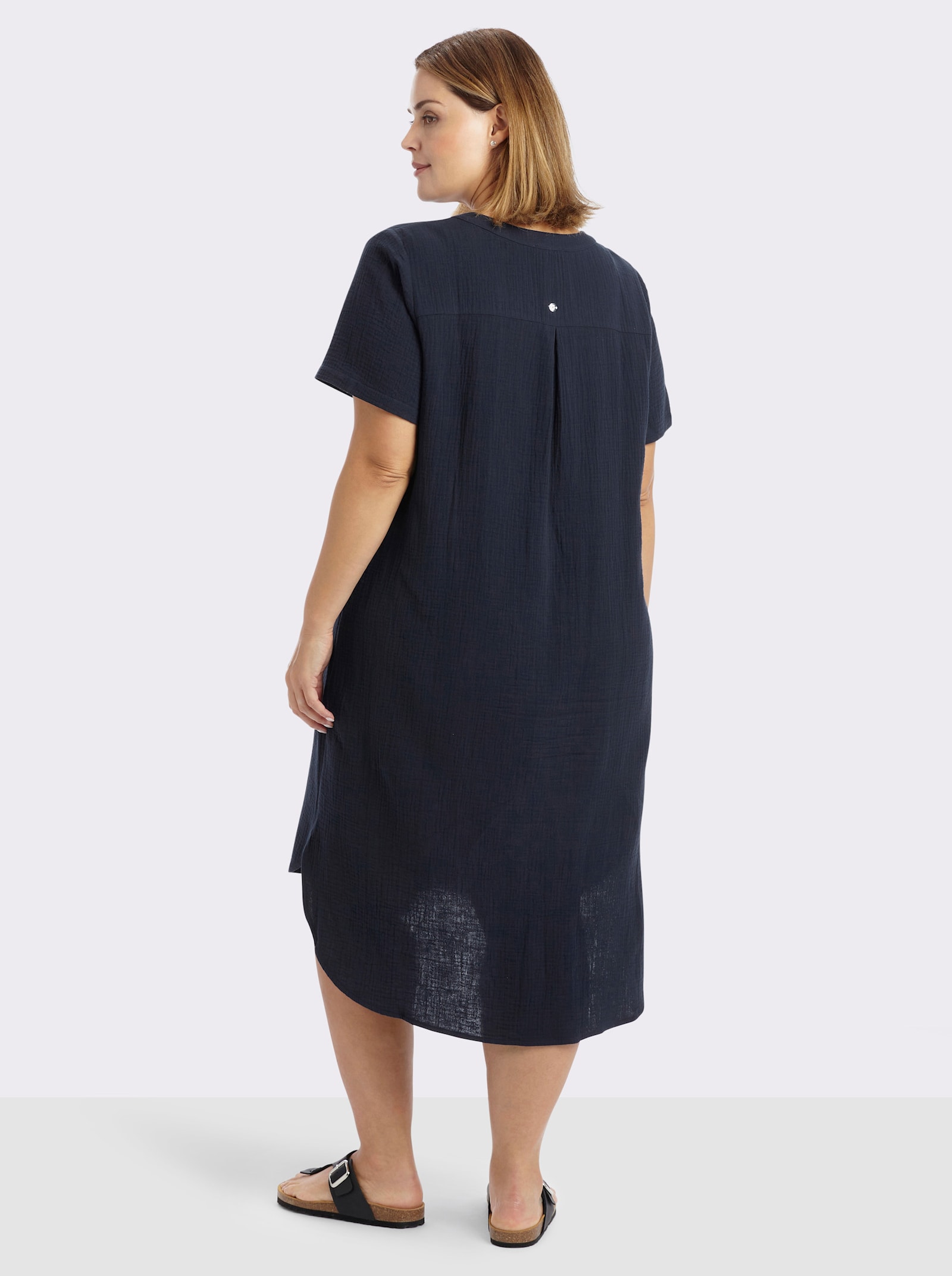 sheego Baumwollkleid mit V-Ausschnitt und Knopfleiste - tiefblau