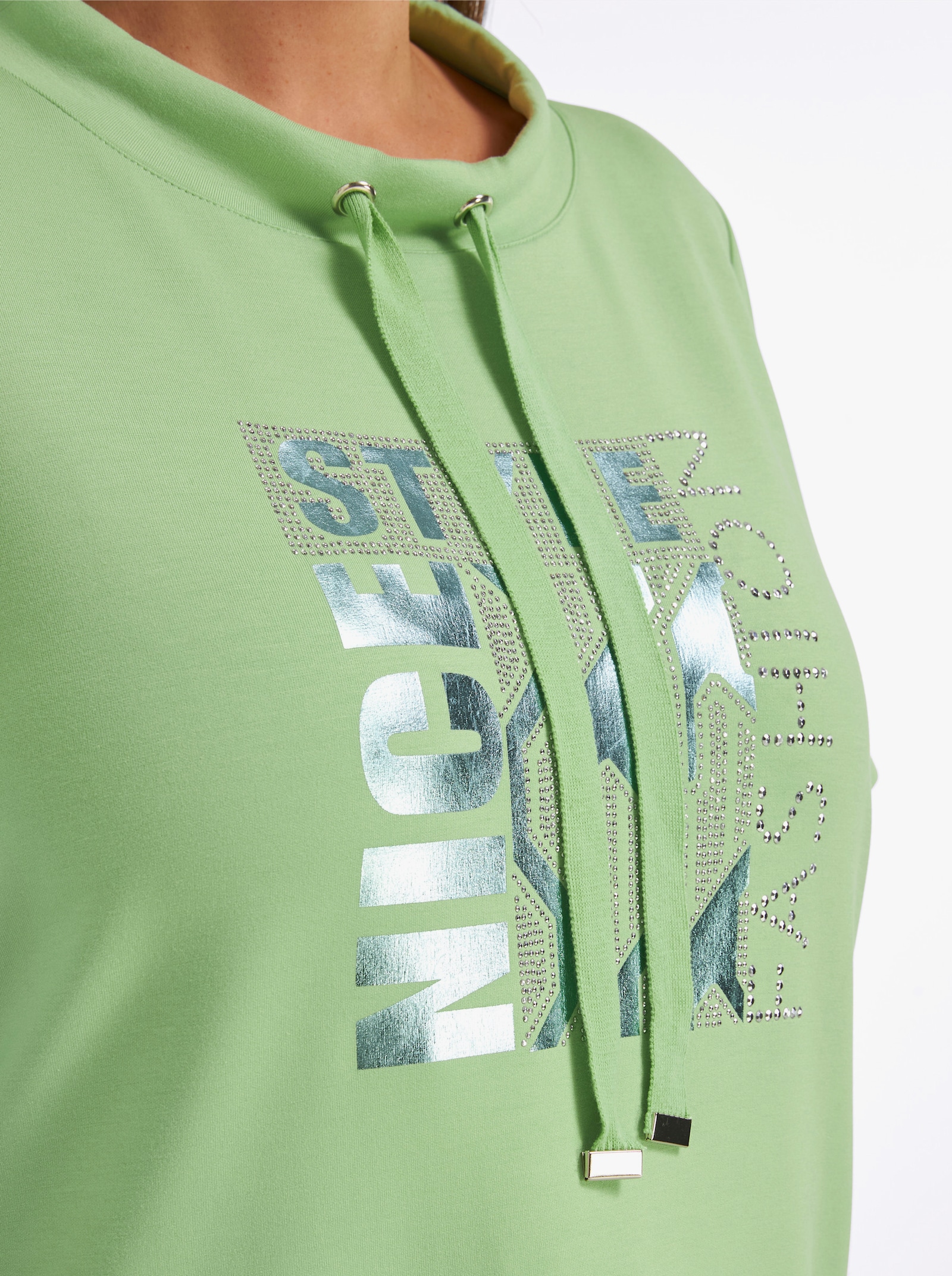 Kurzarmshirt mit Stehkragen - reseda