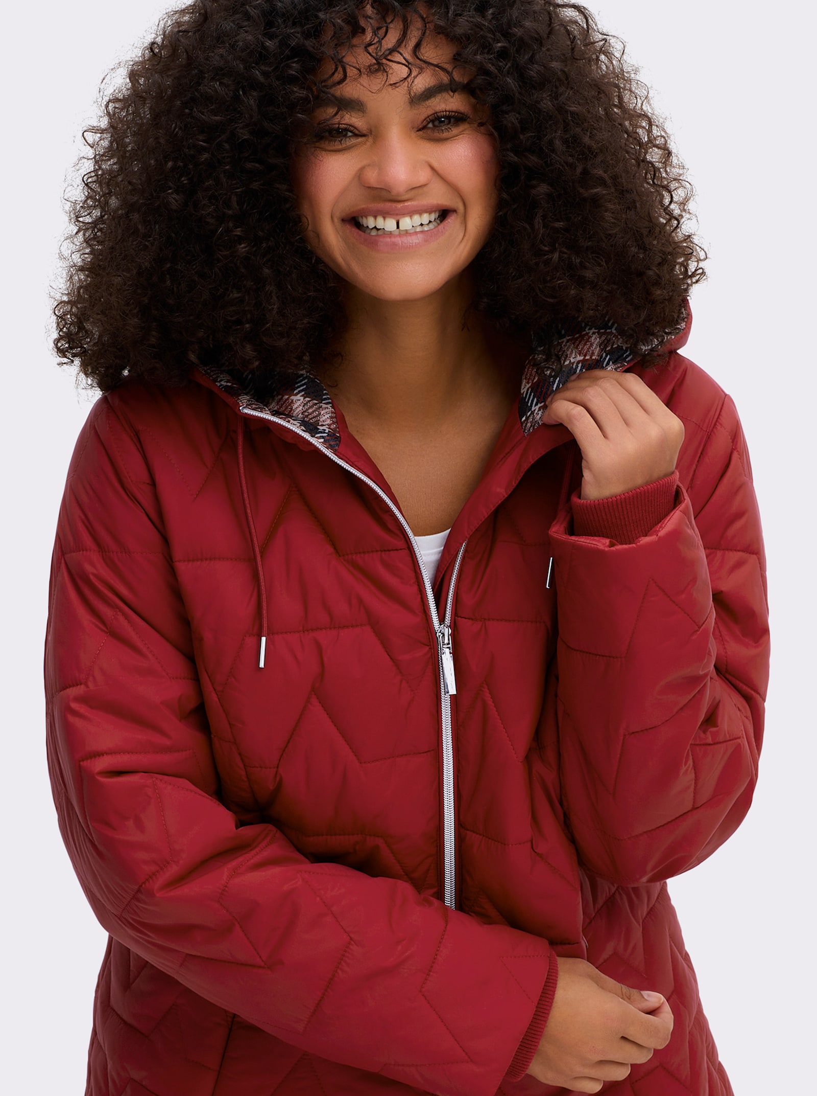 sheego Steppjacke mit kariertem Innenfutter - kirsche