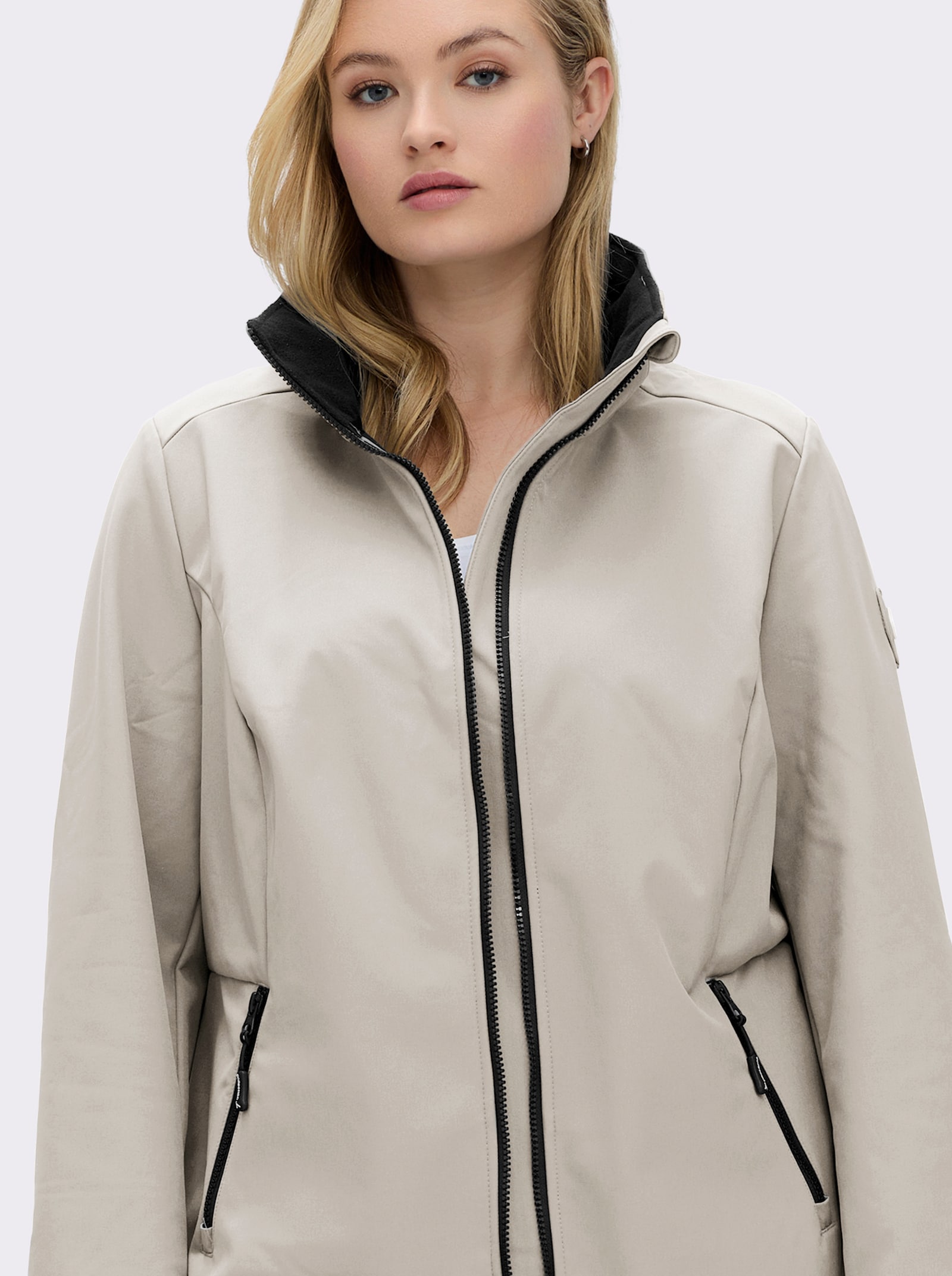 Softshelljacke mit Gummizug im Rücken - stein