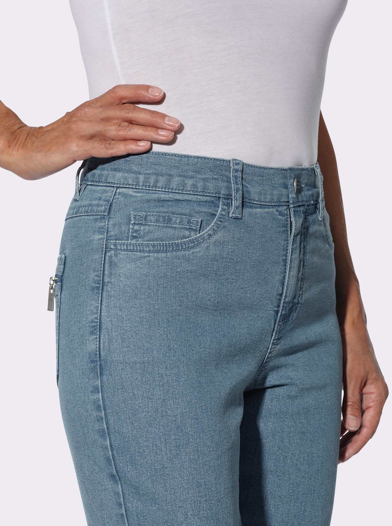 Jeans mit gerader Schnittführung - blue-bleached