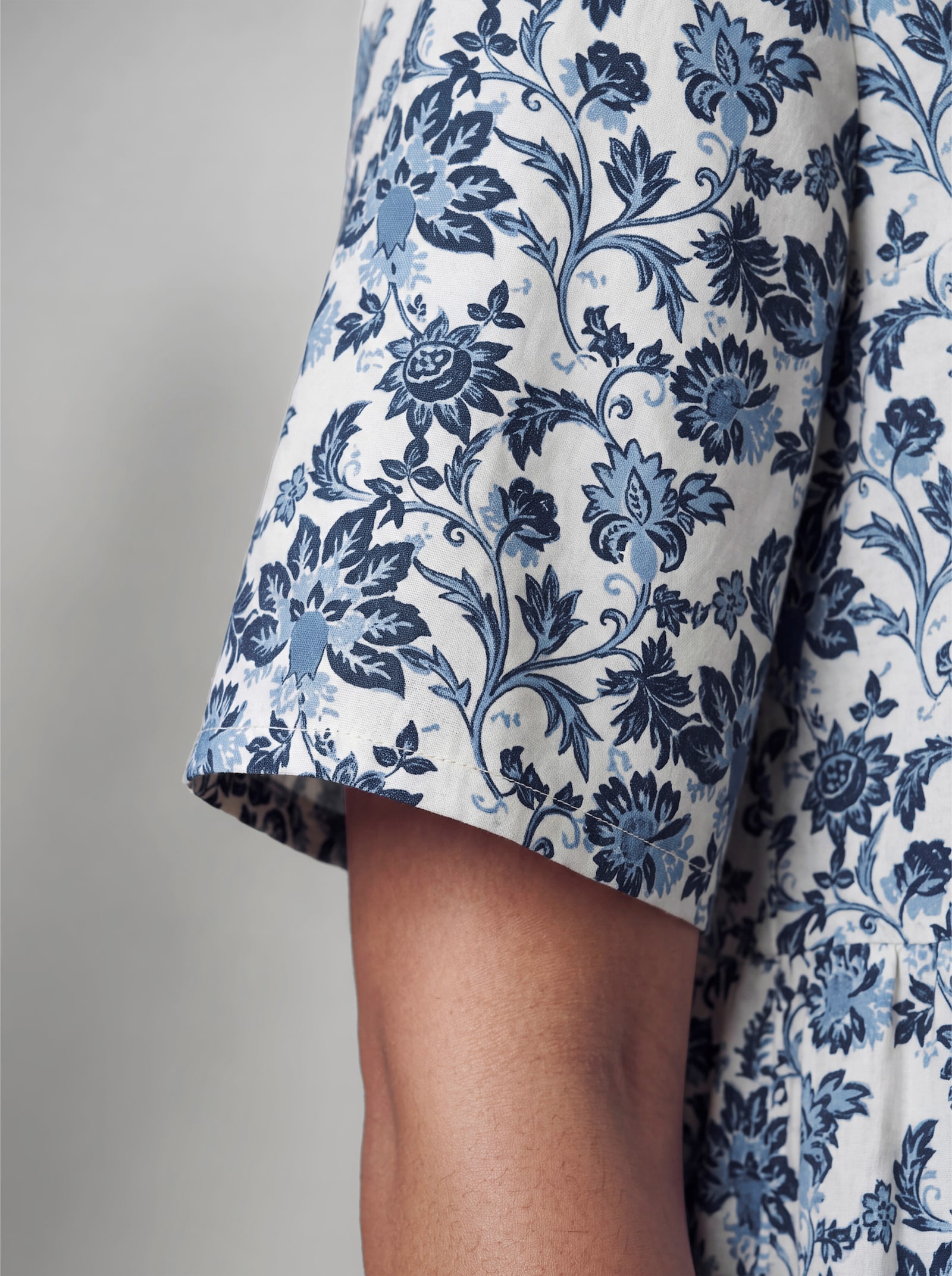 heine Druckkleid mit Ornament-Druck - ecru-jeansblau-bedruckt