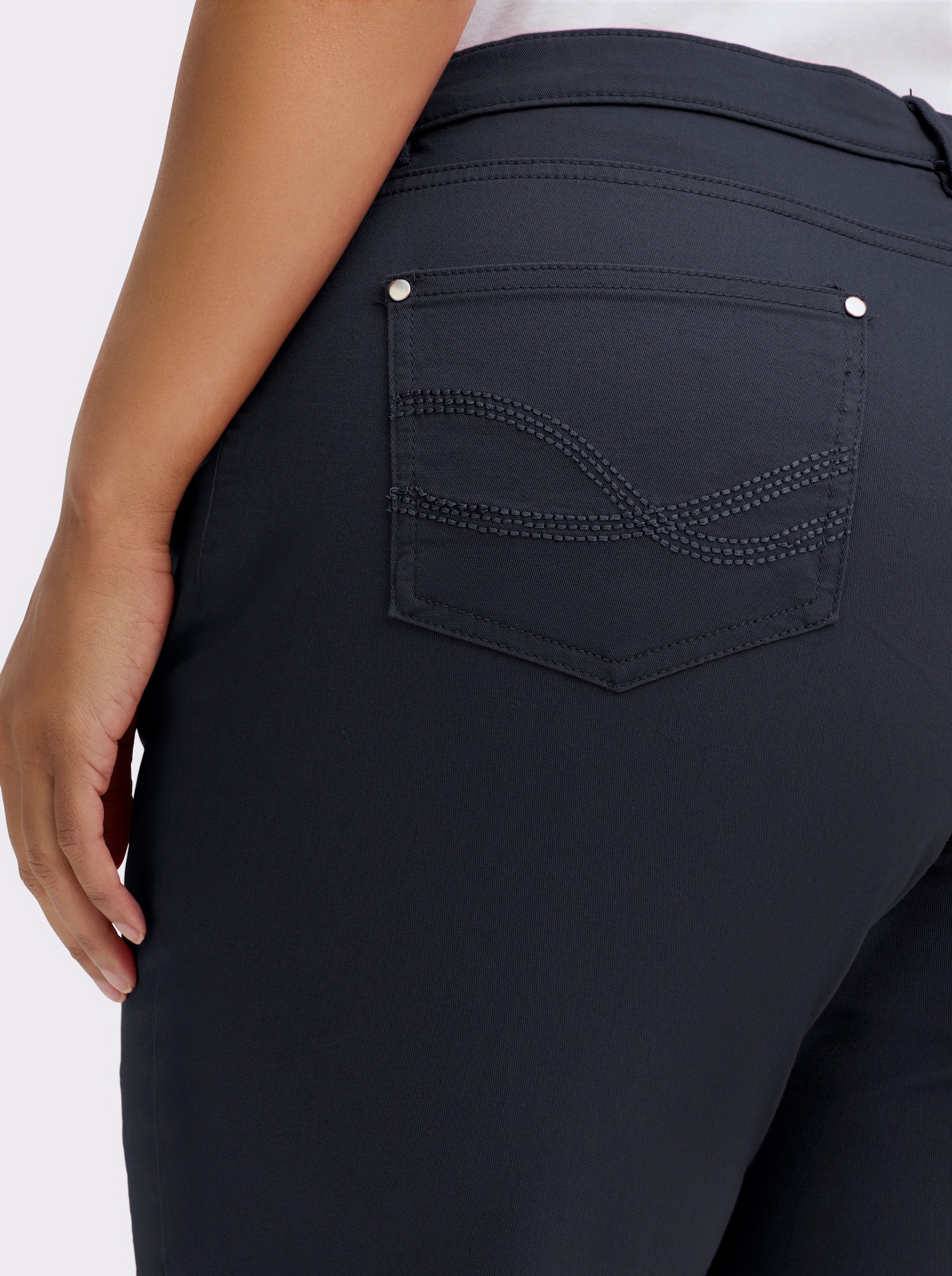 5-Pocket-Jeans mit bestickten Gesäßtaschen - marine