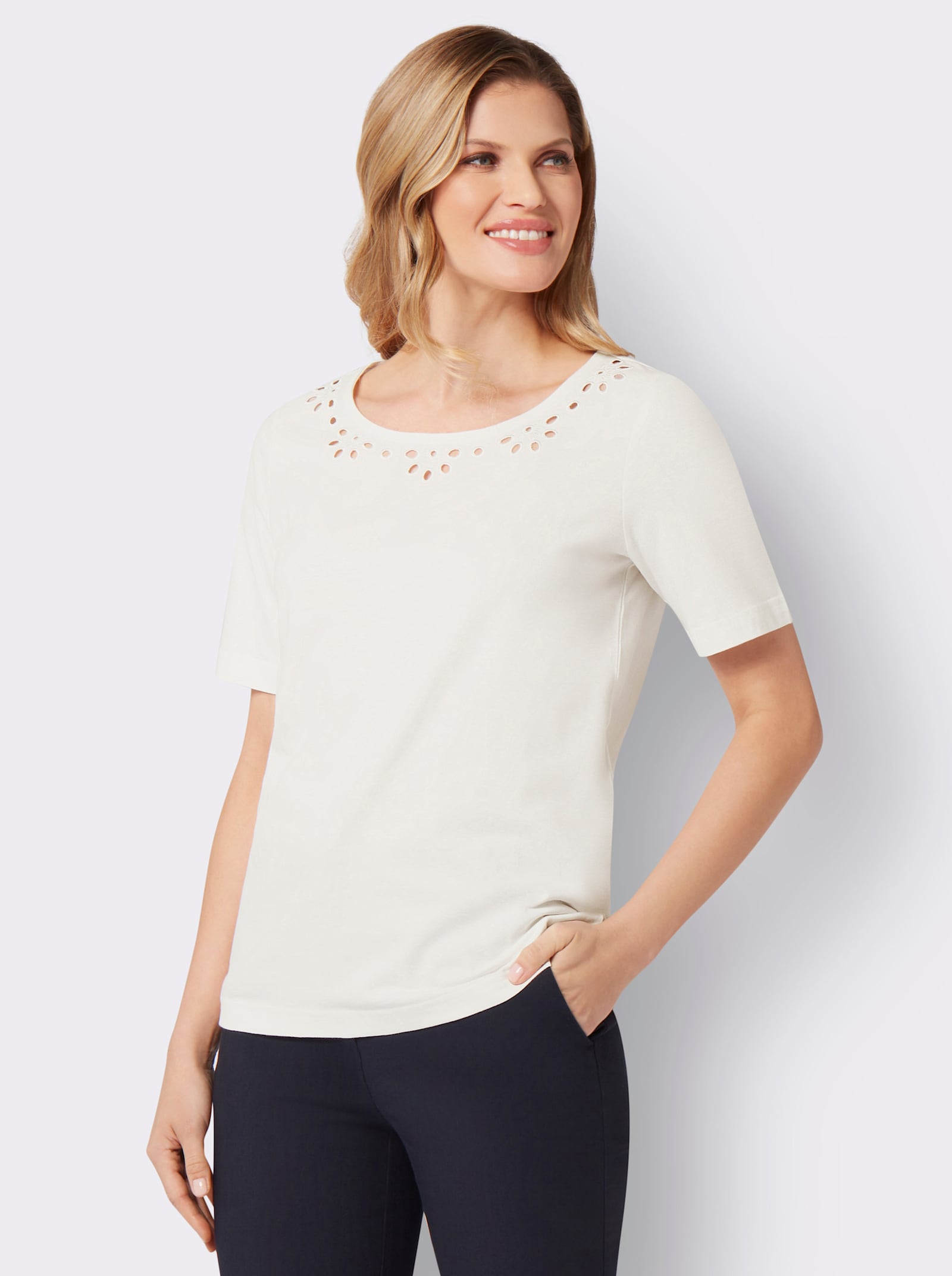 Kurzarmshirt mit Lochstickerei - ecru