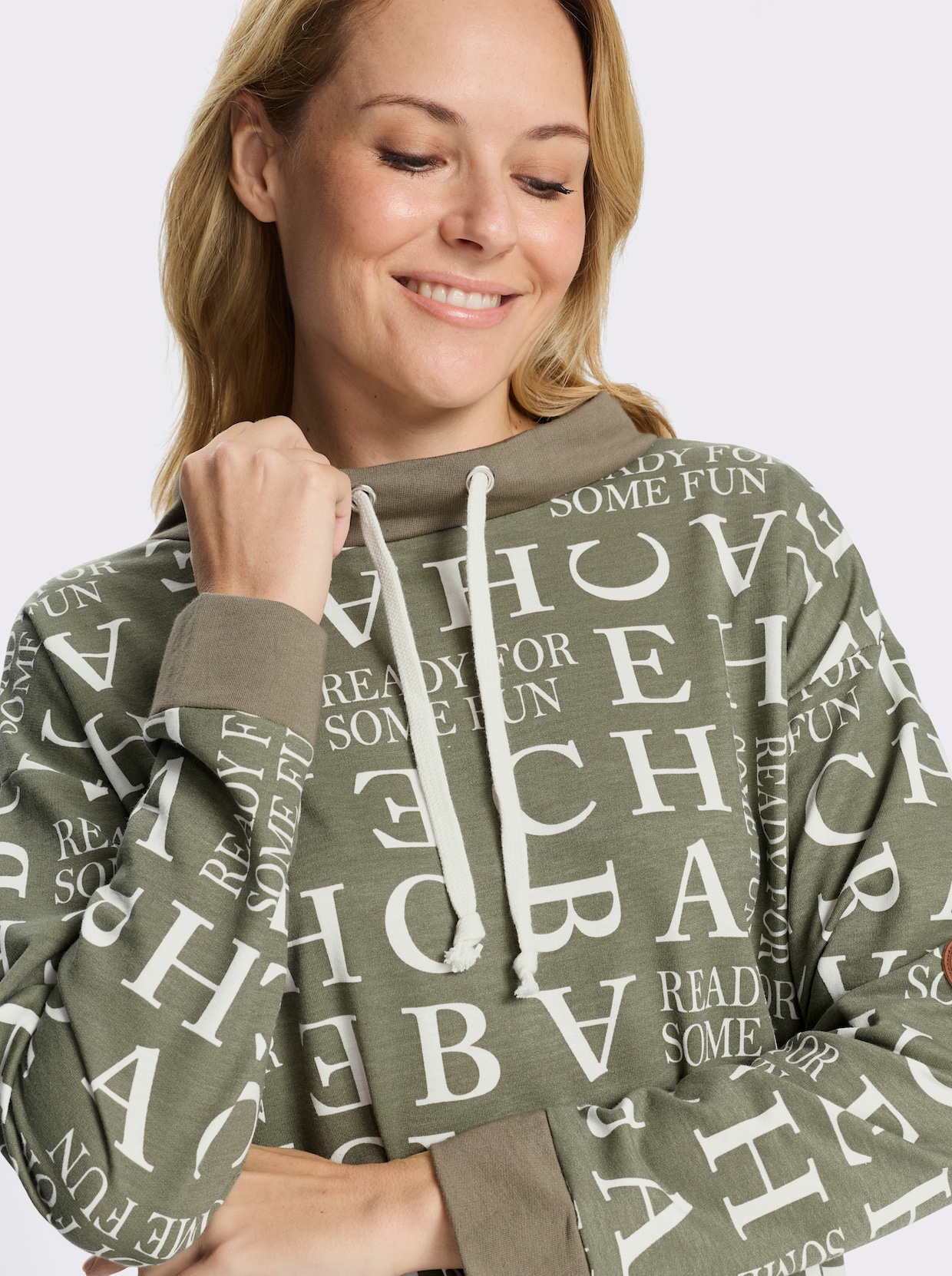 Sweatshirt mit Buchstaben-Druck - khaki-ecru-bedruckt