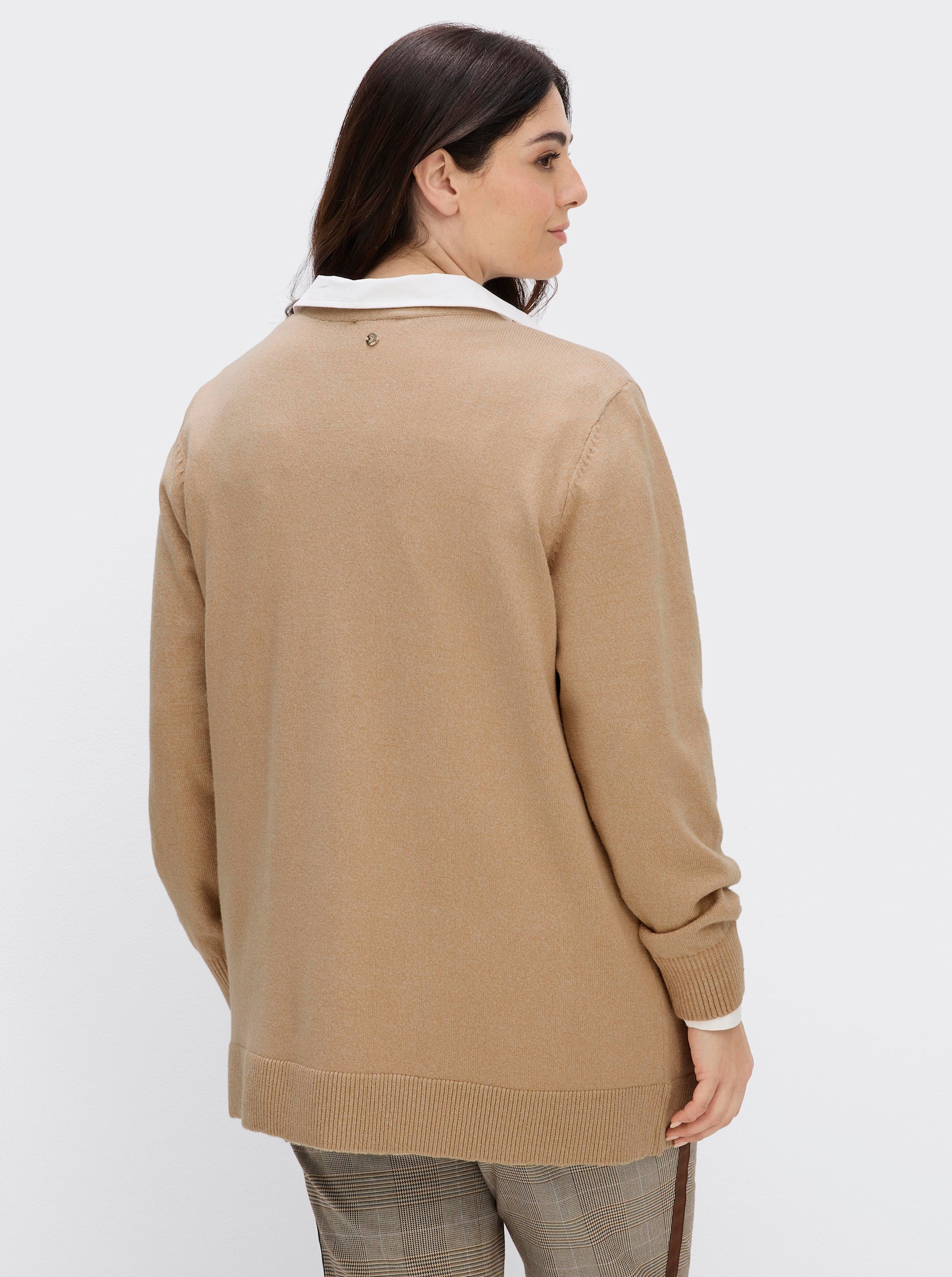 sheego Cardigan mit Ziersteinchen - camel-champagner