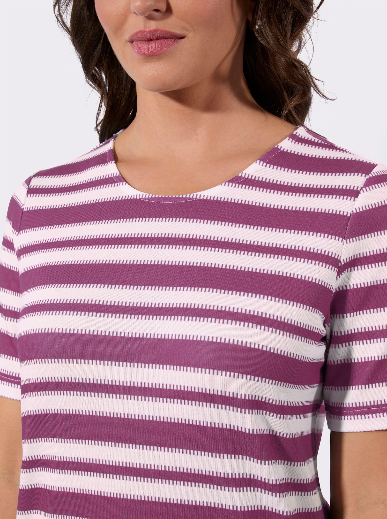 Kurzarmshirt in innen angerauter Qualität - violett-weiß-geringelt