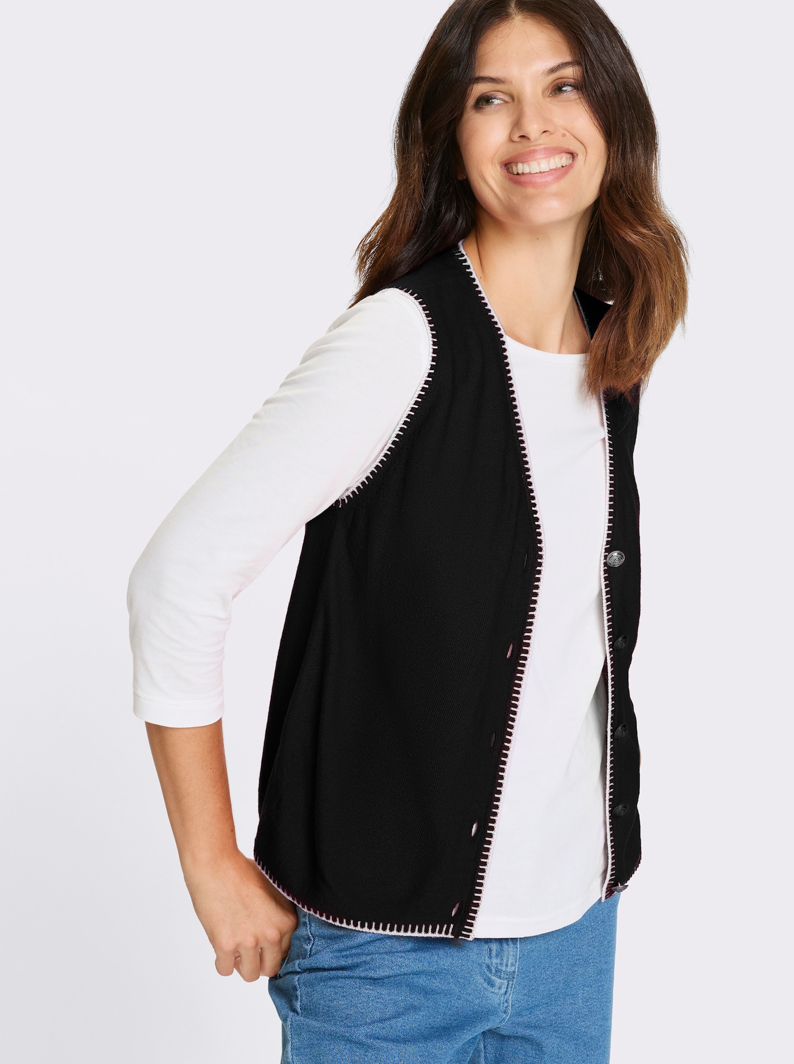 Pletená vesta s krojovými knoflíky - černá-ecru