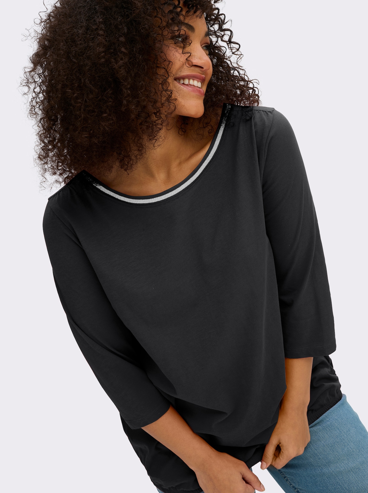 sheego 3/4-Arm-Shirt mit Glitzergarn am Ausschnitt - schwarz