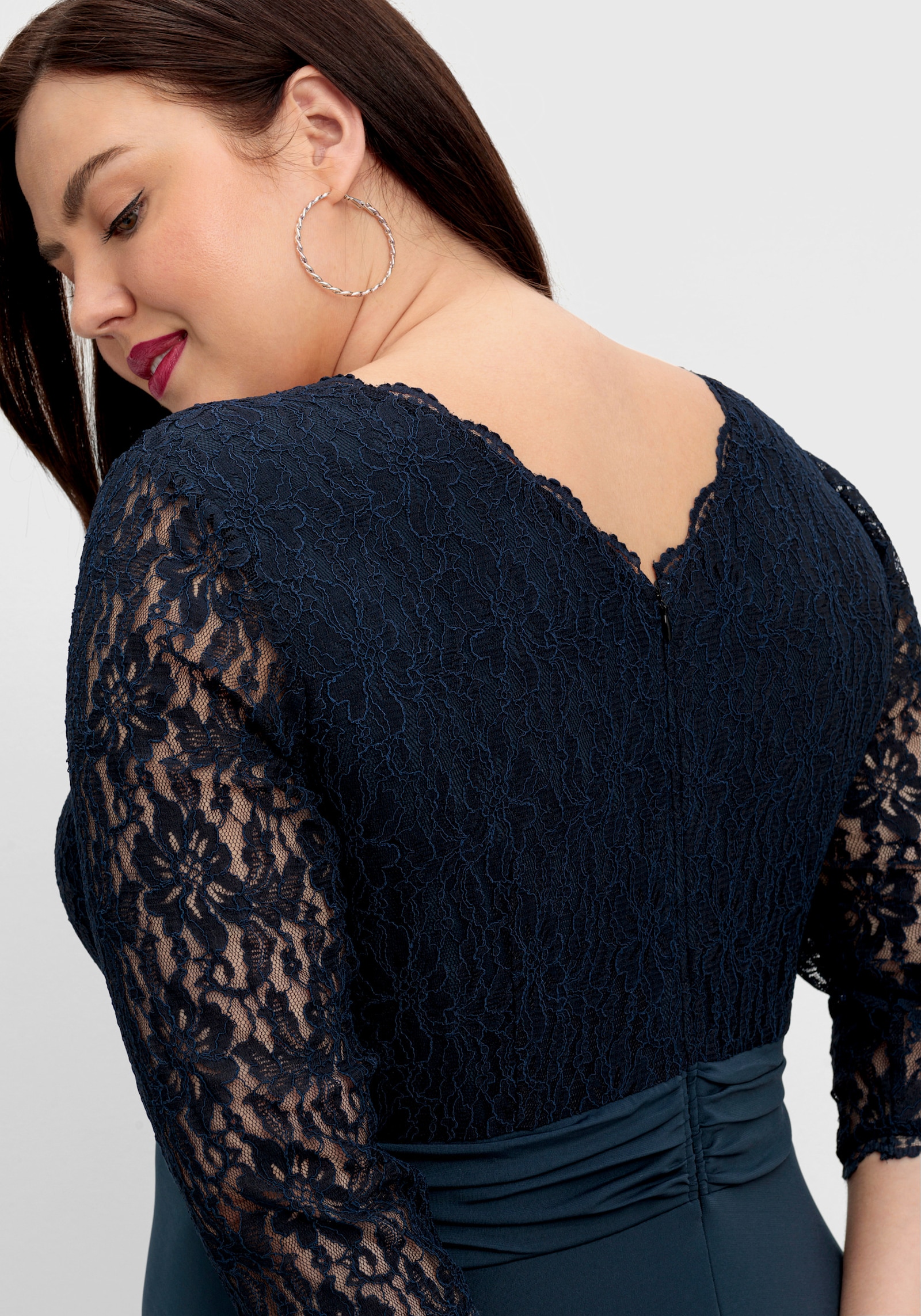 sheego Abendkleid mit Oberteil aus Spitze - nachtblau