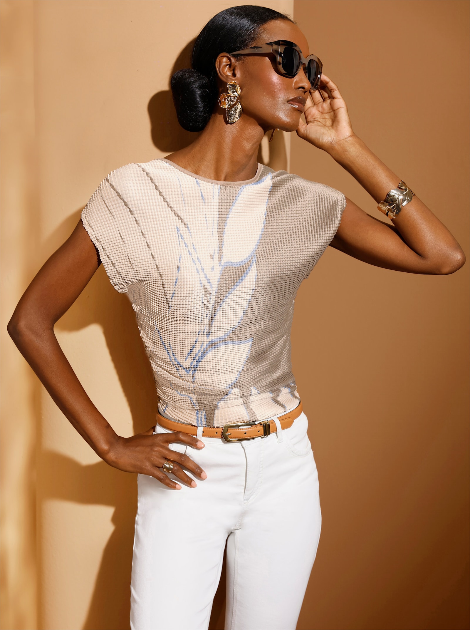 Print-Shirt mit breitem Rundhals-Ausschnitt - champagner-beige-bedruckt