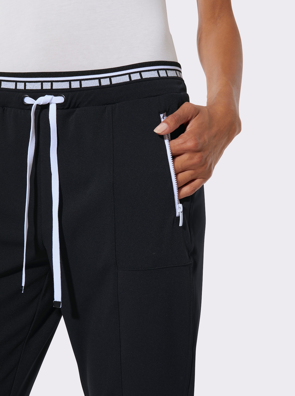 Jogg Pants - schwarz