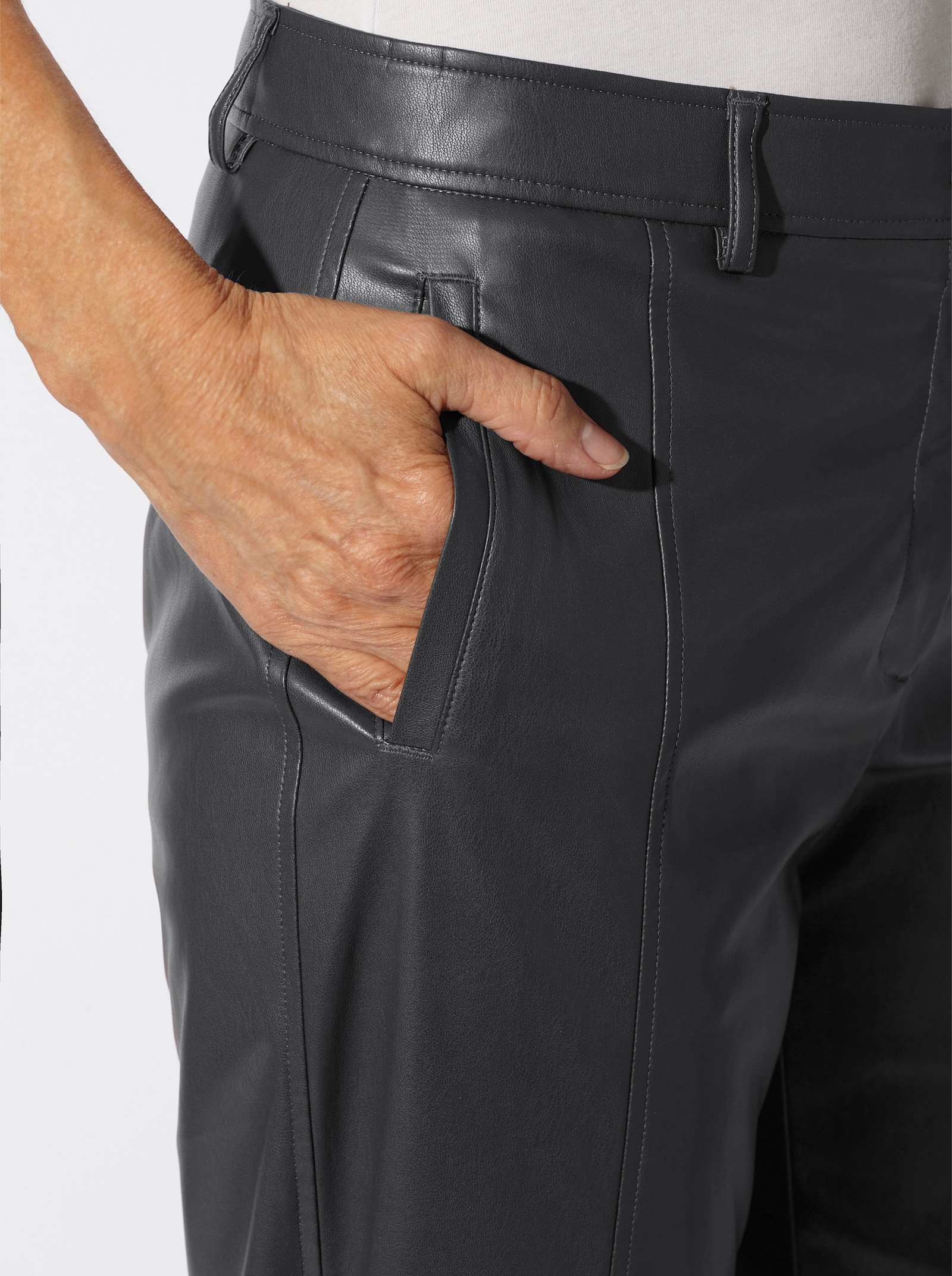 Lederimitathose mit Teilungsnaht vorne - schwarz