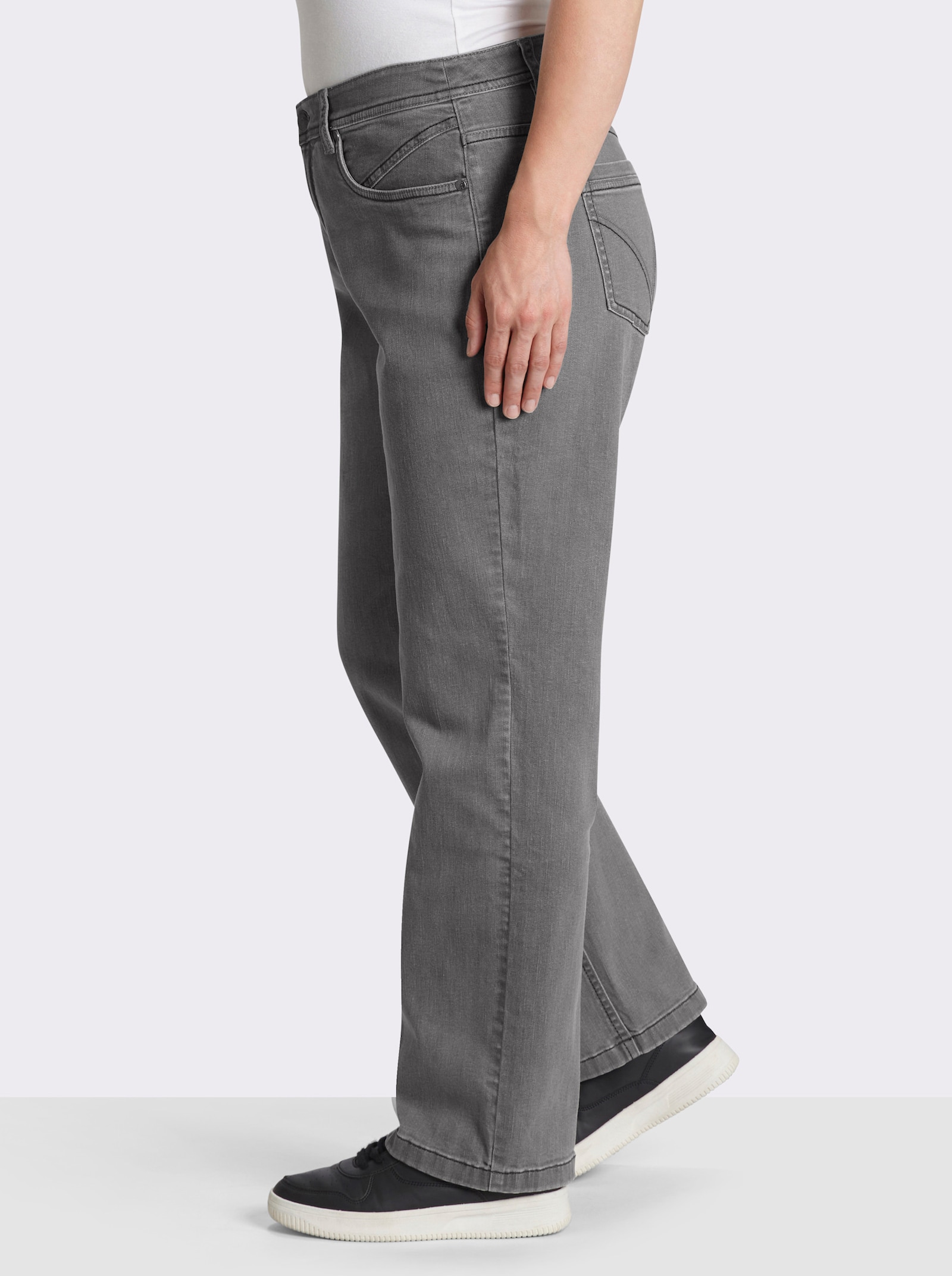 sheego Jeans mit moderner Waschung - light grey-denim