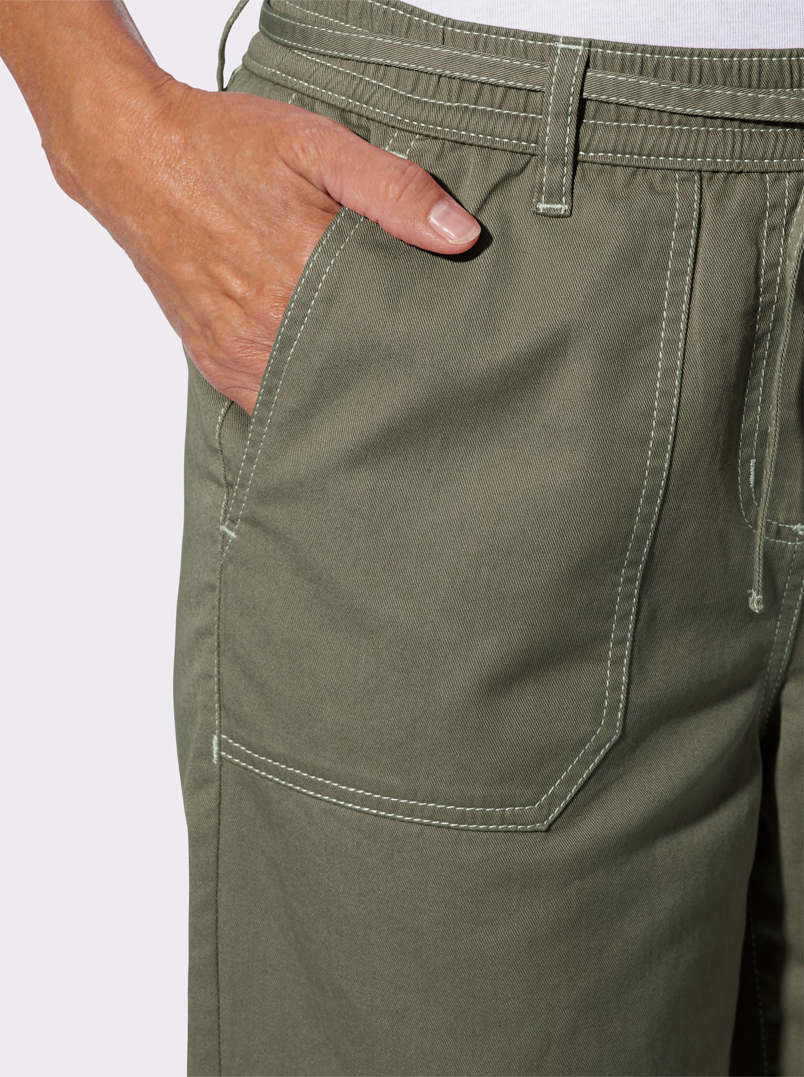 Bermudas mit Bindegürtel - khaki
