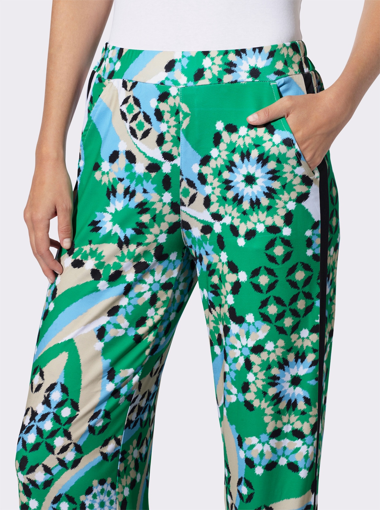 heine Jerseyhose mit glatter Bundpatte vorne - grasgrün-schwarz-bedruckt