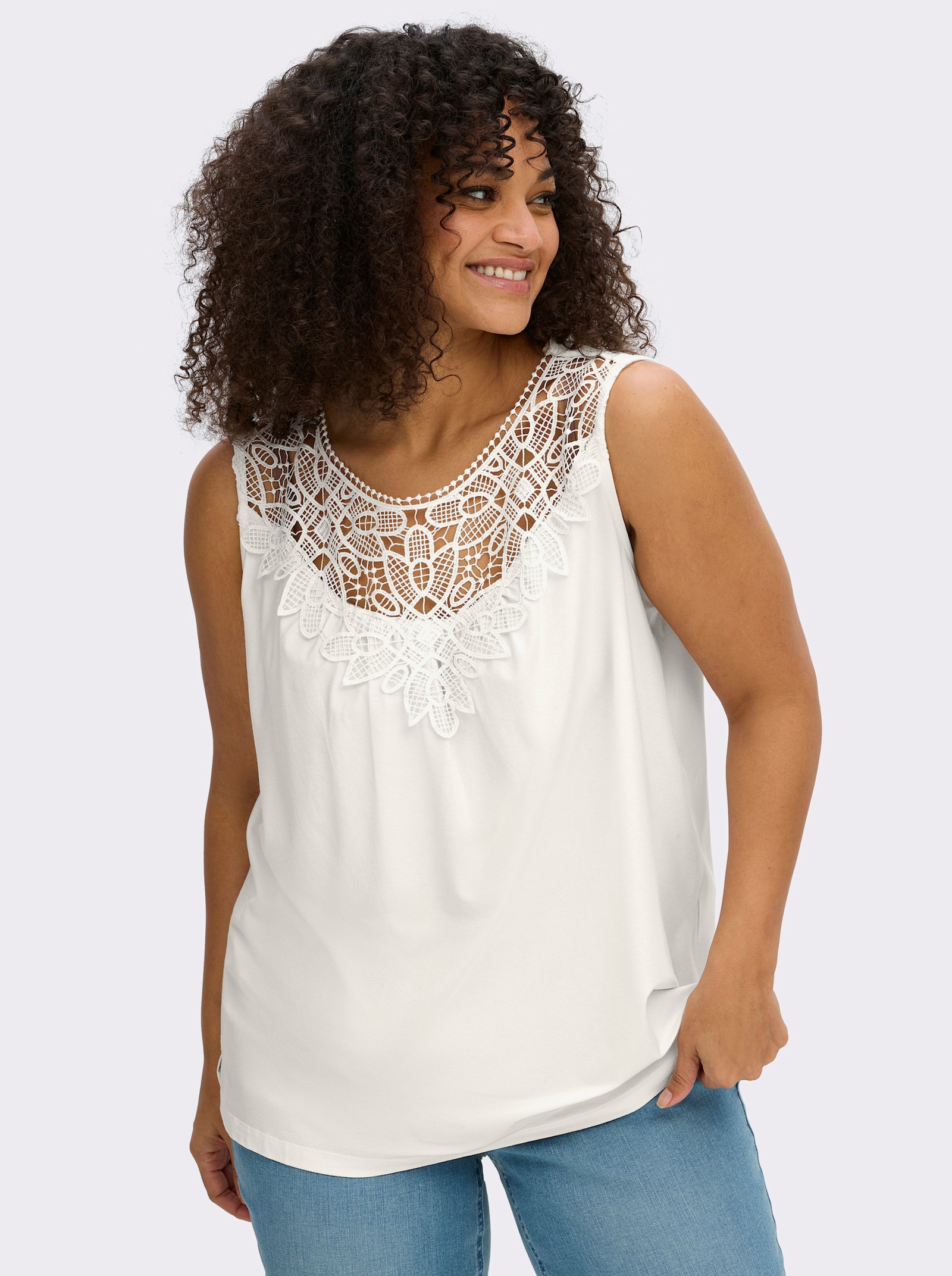 Shirttop mit Spitze am Ausschnitt - ecru