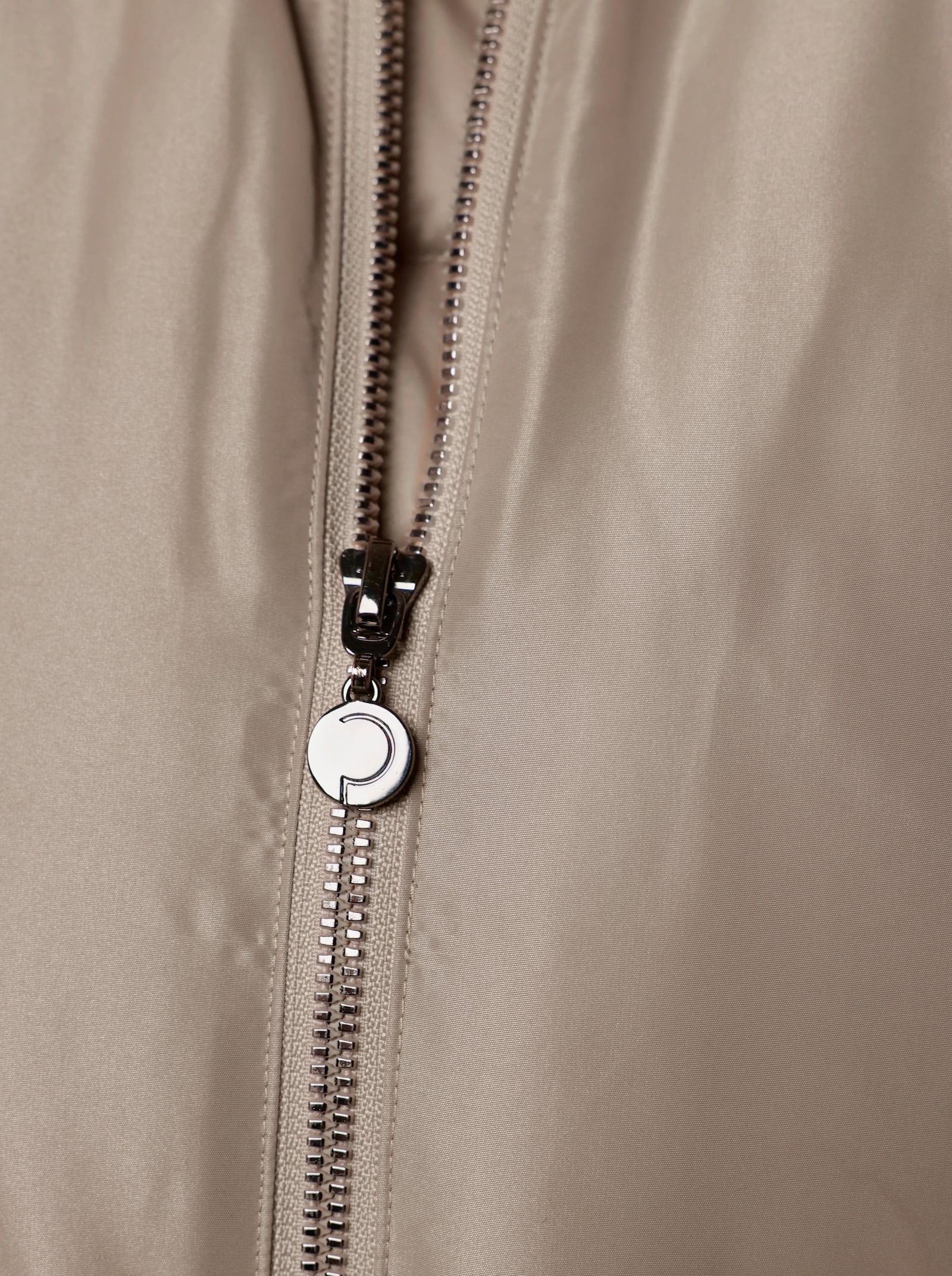 CREATION L PREMIUM Daunenjacke mit doppellagigen Volants - sesam