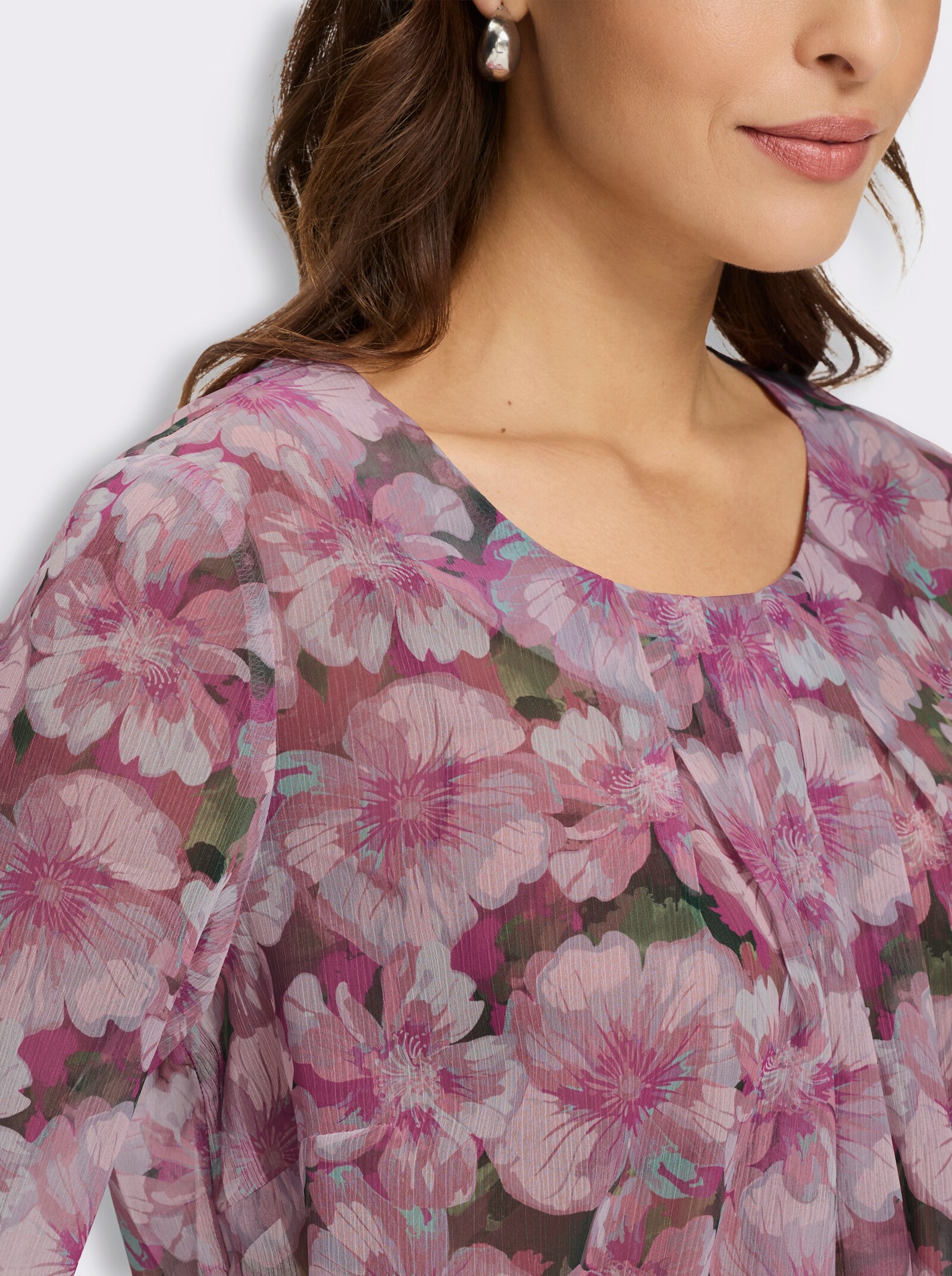 Schlupfbluse aus leicht transparenter Chiffon-Qualität - hellrosé-eucalyptus-bedruckt