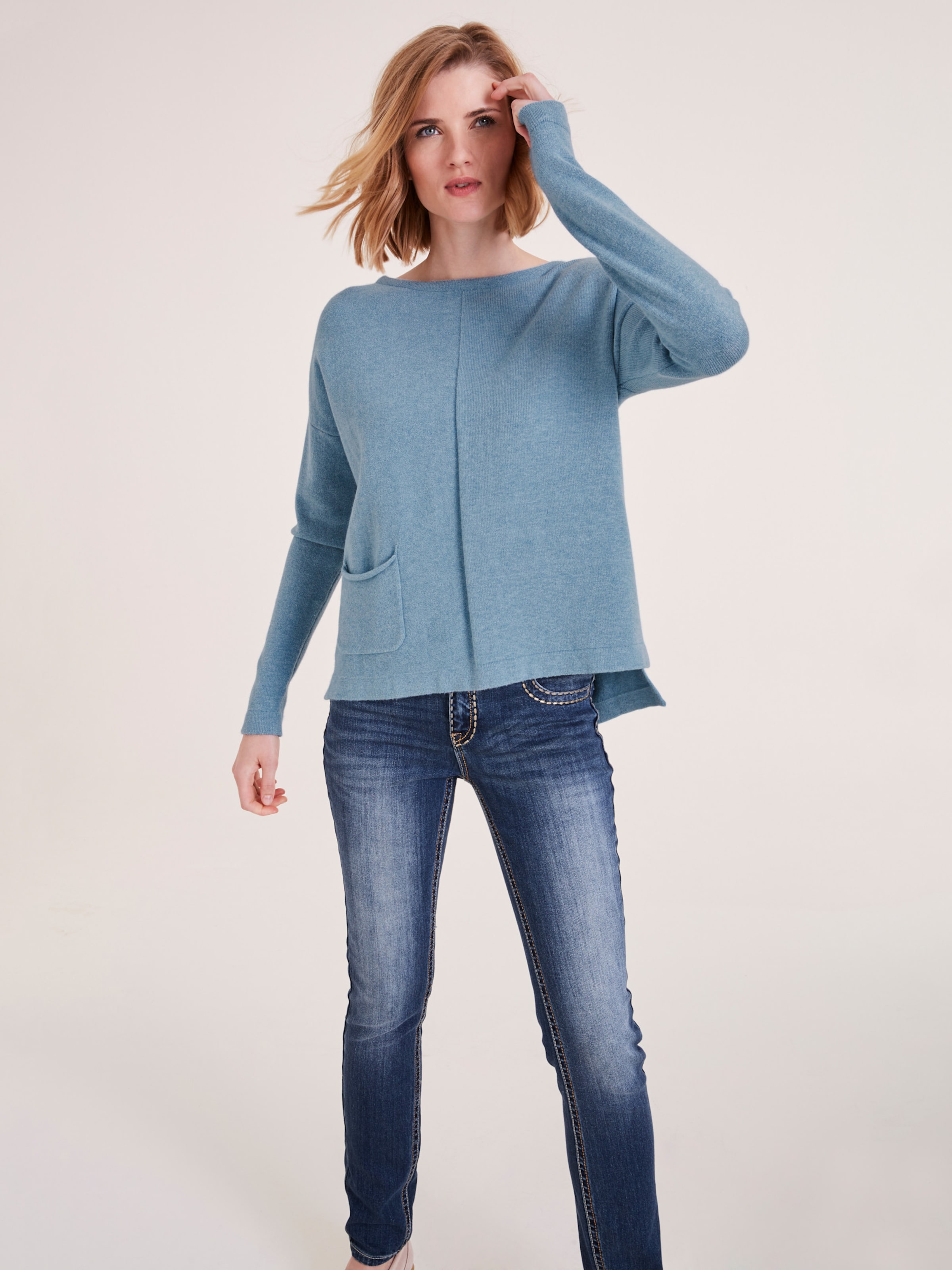 SSIG günstig Kaufen-Pullover in bleu von heine. Pullover in bleu von heine <![CDATA[Pullover Angenehm auf der Haut. Mit Effektgarn. Lässig geschnitten, mit Rundhalsausschnitt und Langarm.]]>. 