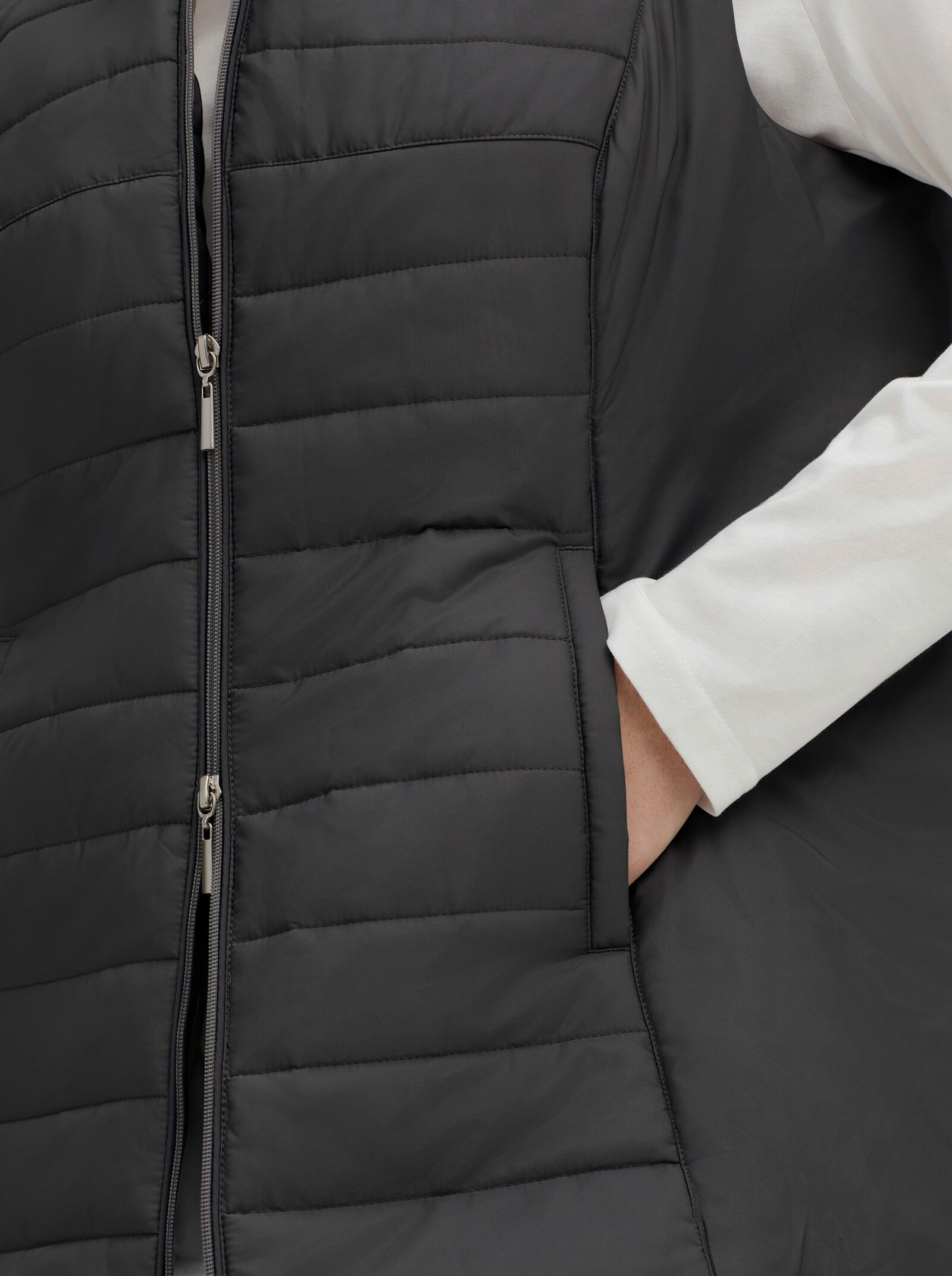 Longweste mit Kapuze - schwarz