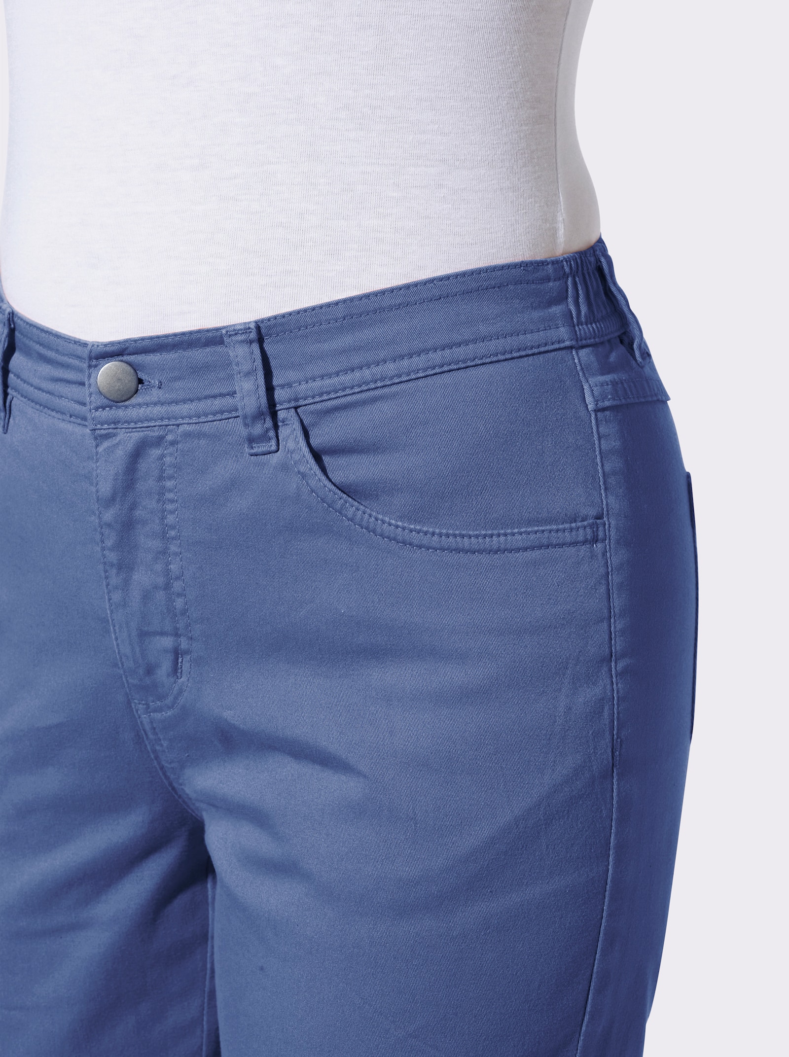 Stretch-Hose mit Biesen an den Gesässtaschen - jeansblau