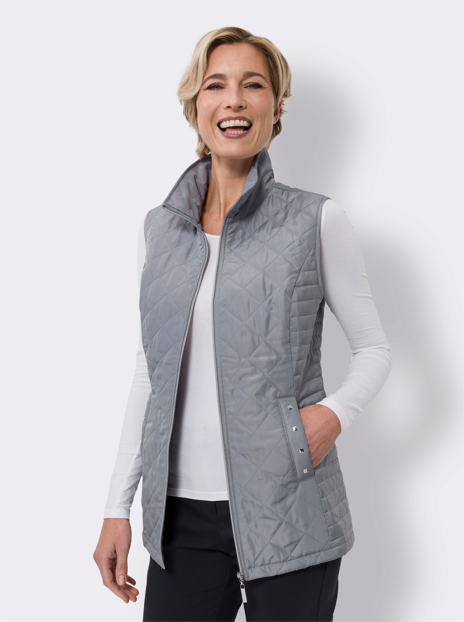 Prošívaná vesta s pajetkami na kapsách - kamenná šedá