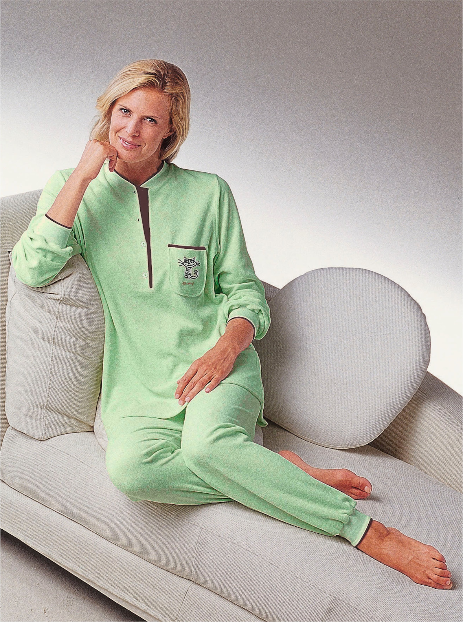 wäschepur Schlafanzug mit Katzen-Motiv - mint