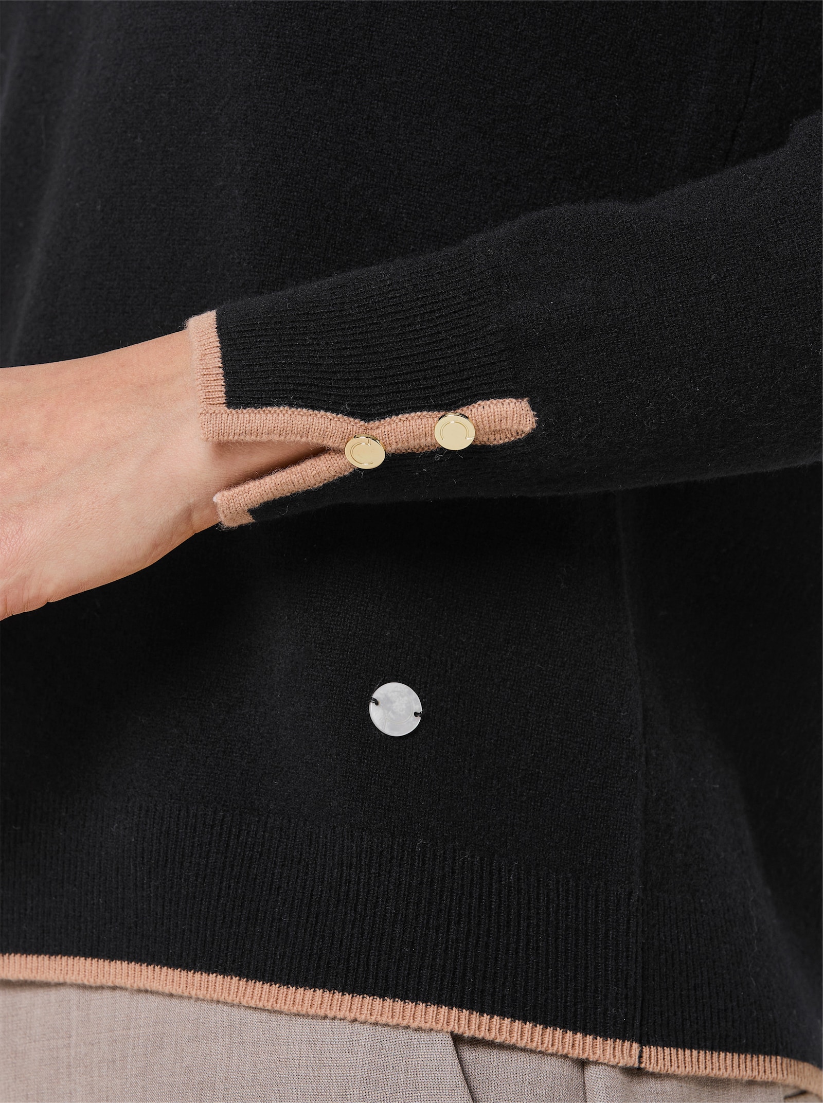 CREATION L PREMIUM Wollpullover mit Kontrastkanten - schwarz-camel