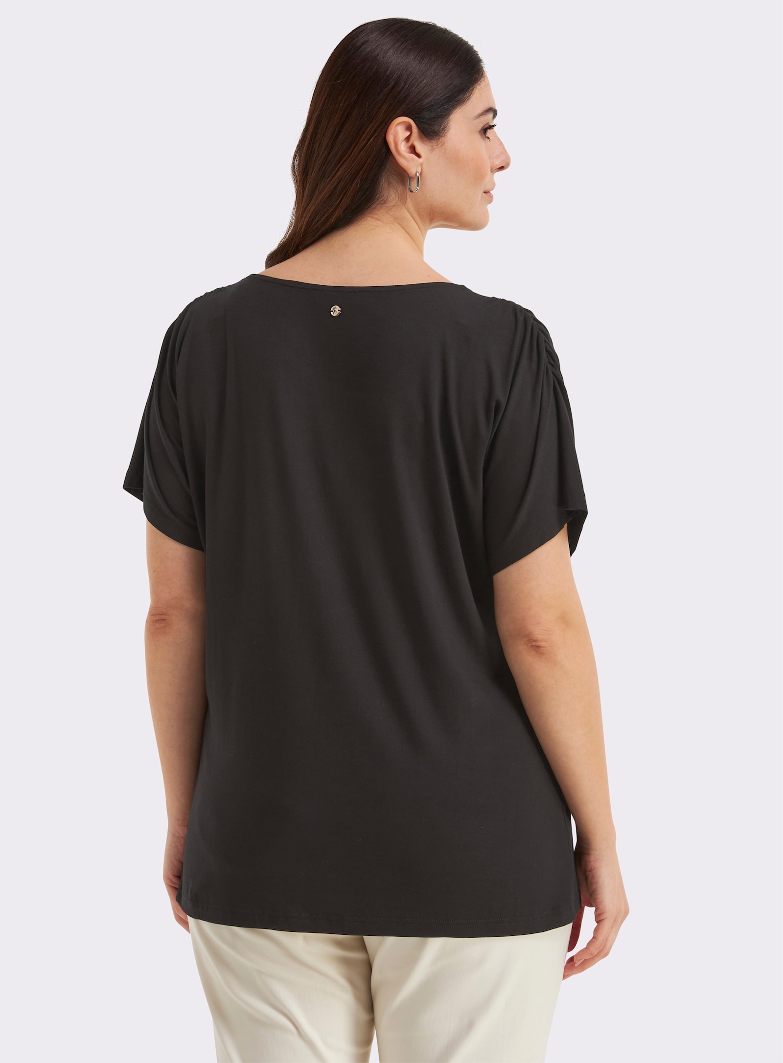 sheego V-Shirt mit Raffungen an der Schulternaht - schwarz