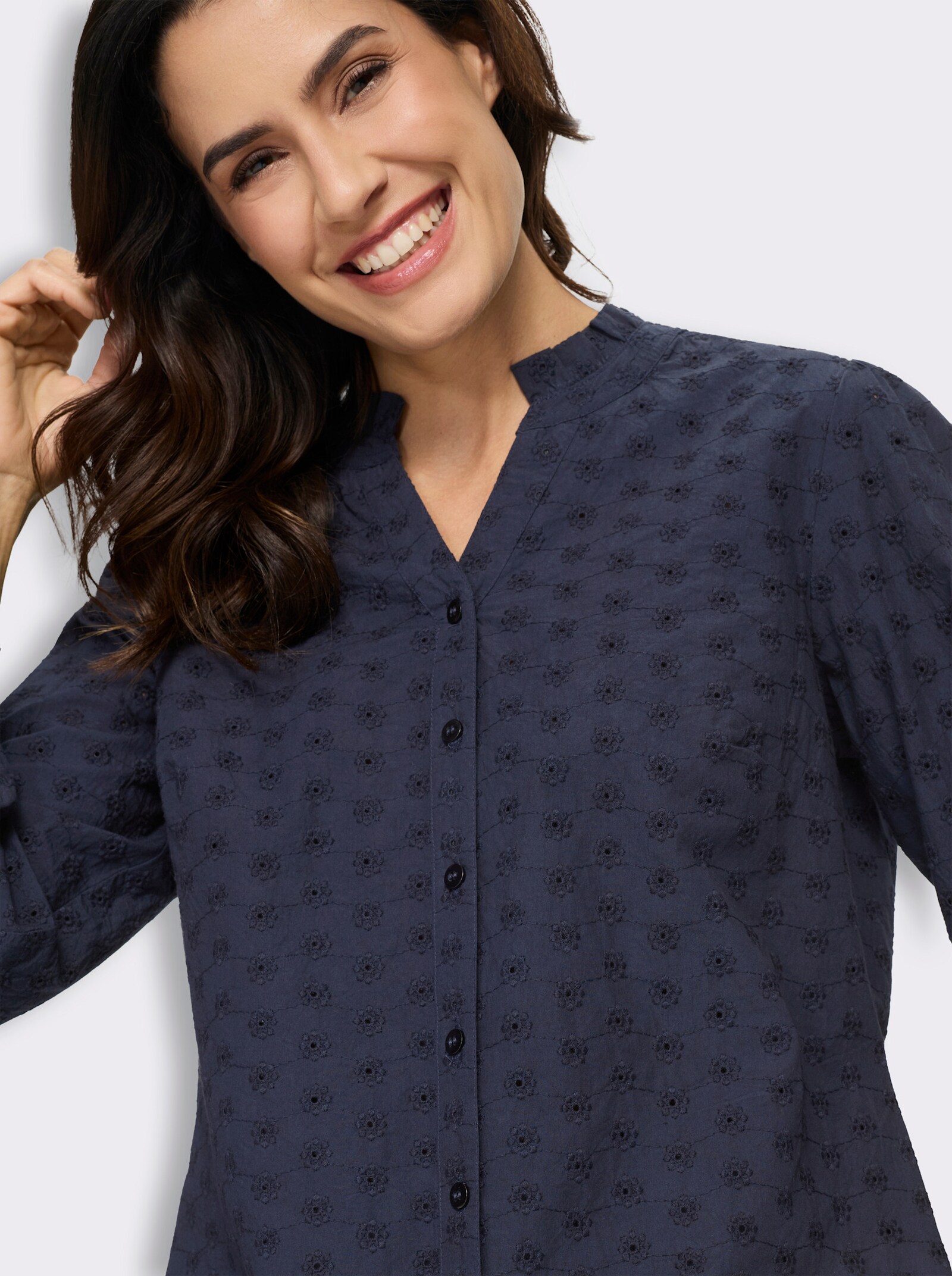  Baumwollbluse mit Blüten aus Madeira-Stickerei - marine