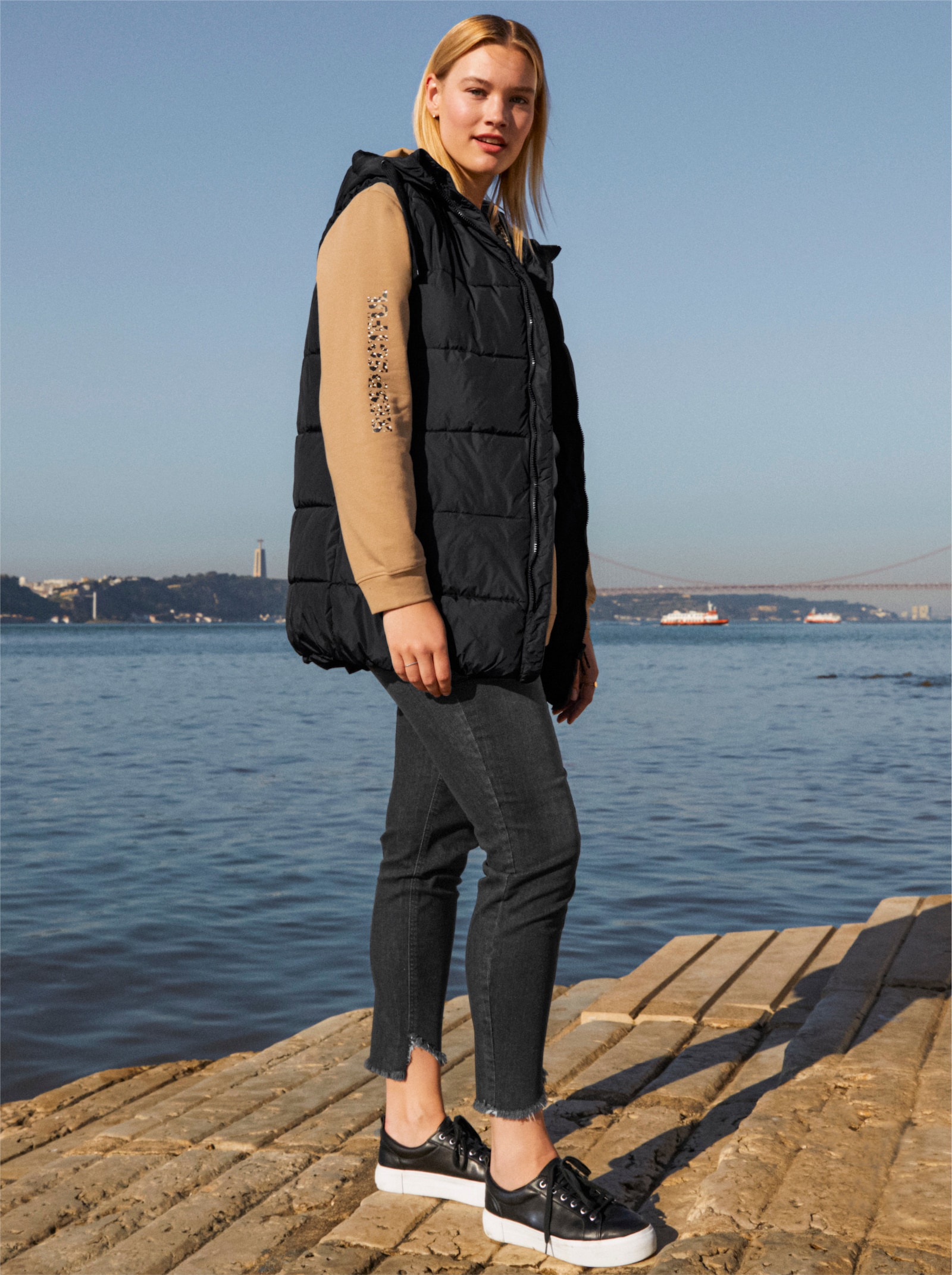 sheego Steppweste in A-Linie - schwarz