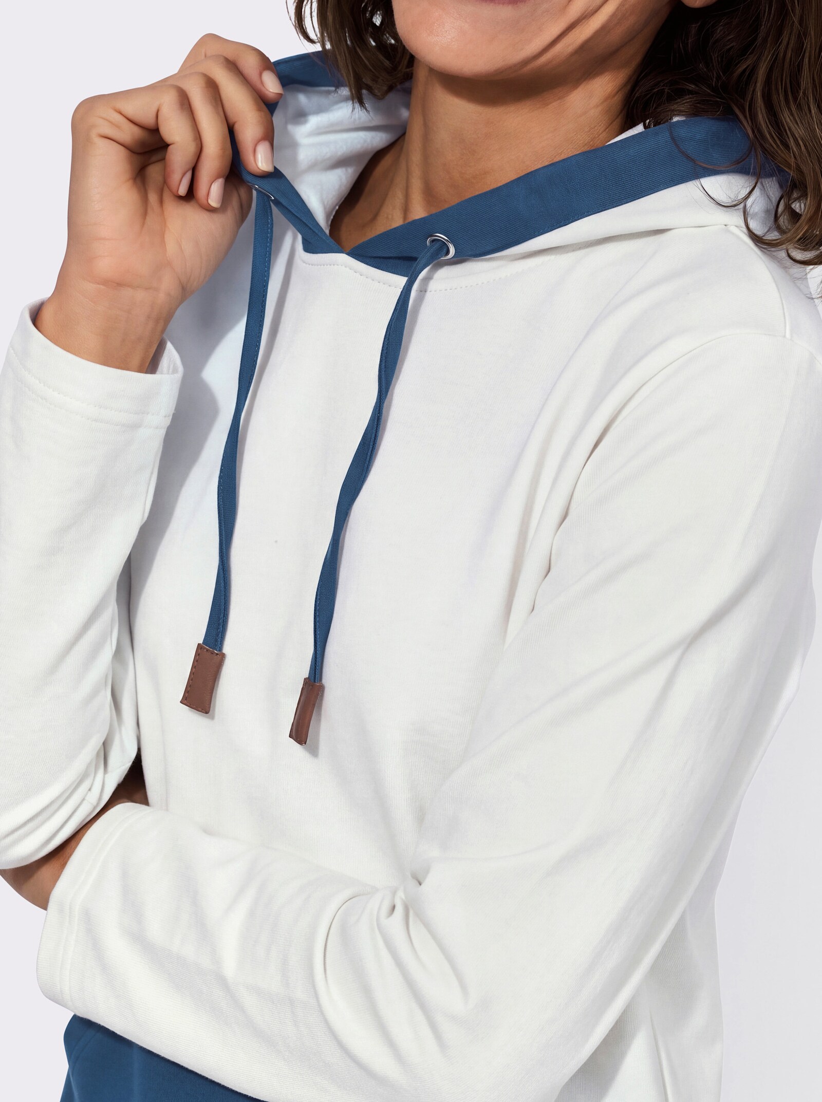 Sweatshirt mit Kapuze - ecru-jeansblau