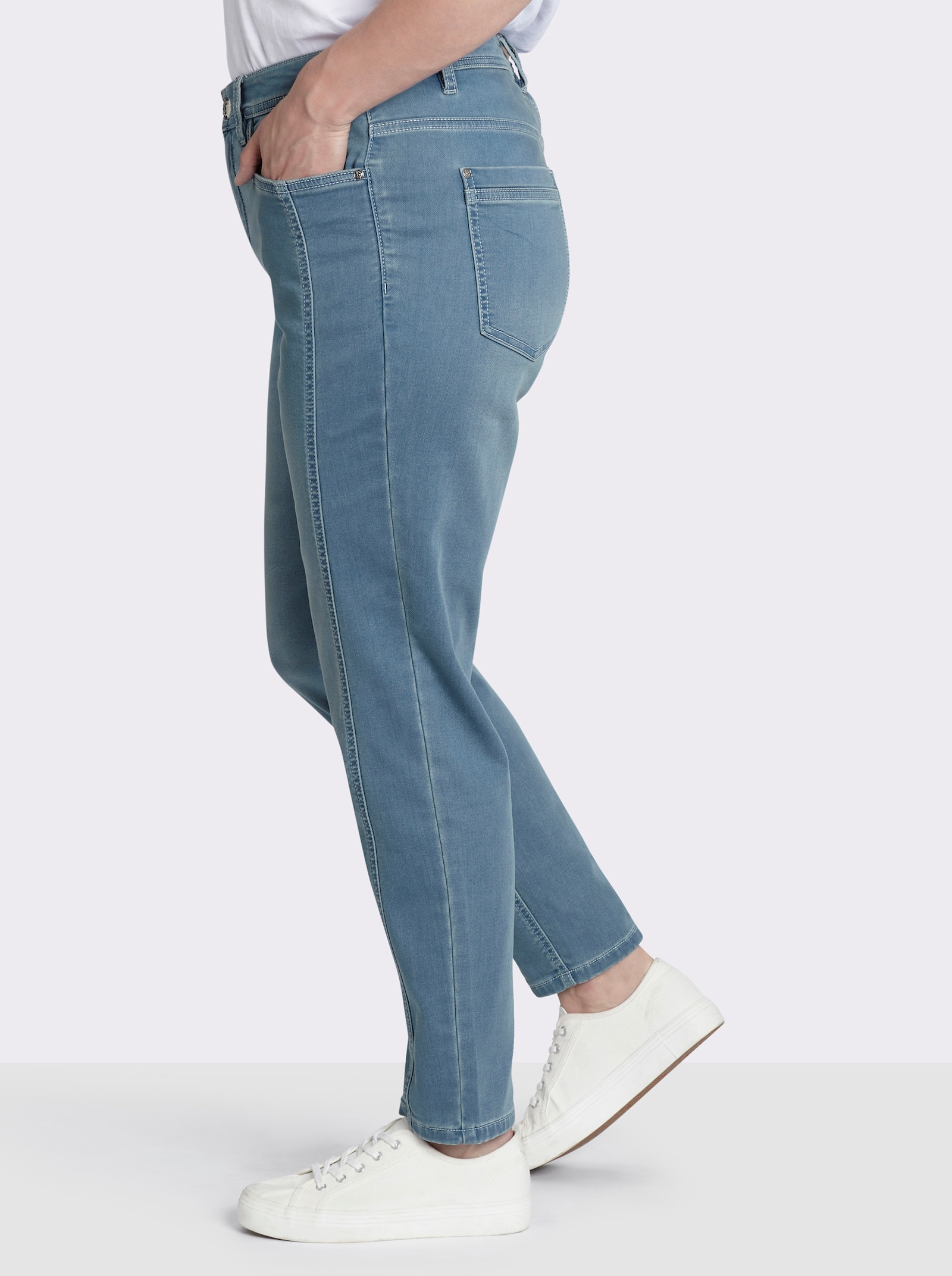 sheego Skinny Jeans mit Push-up-Abnähern - blue-bleached