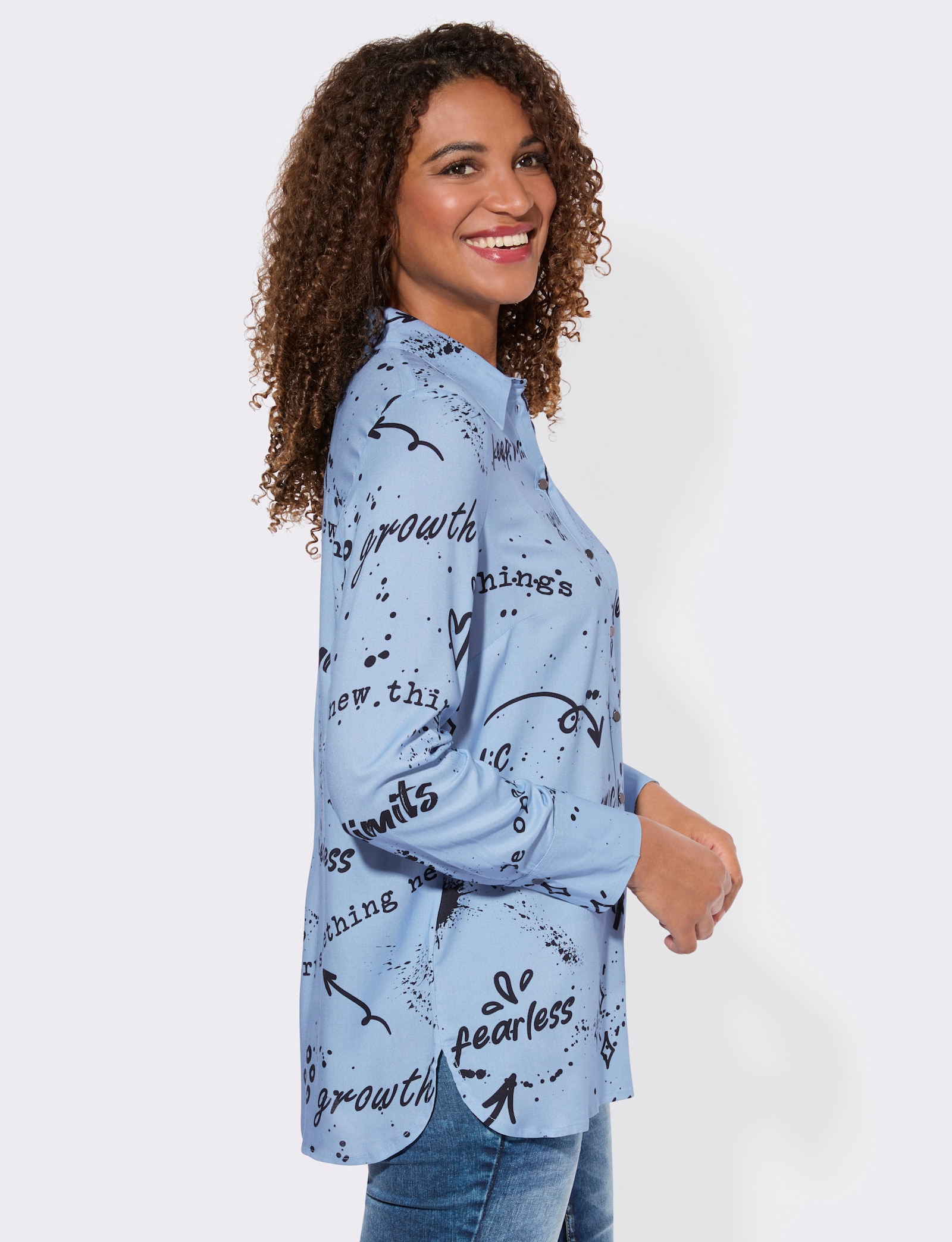 Druckbluse mit abgerundeten Seitenschlitzen - himmelblau-schwarz-bedruckt
