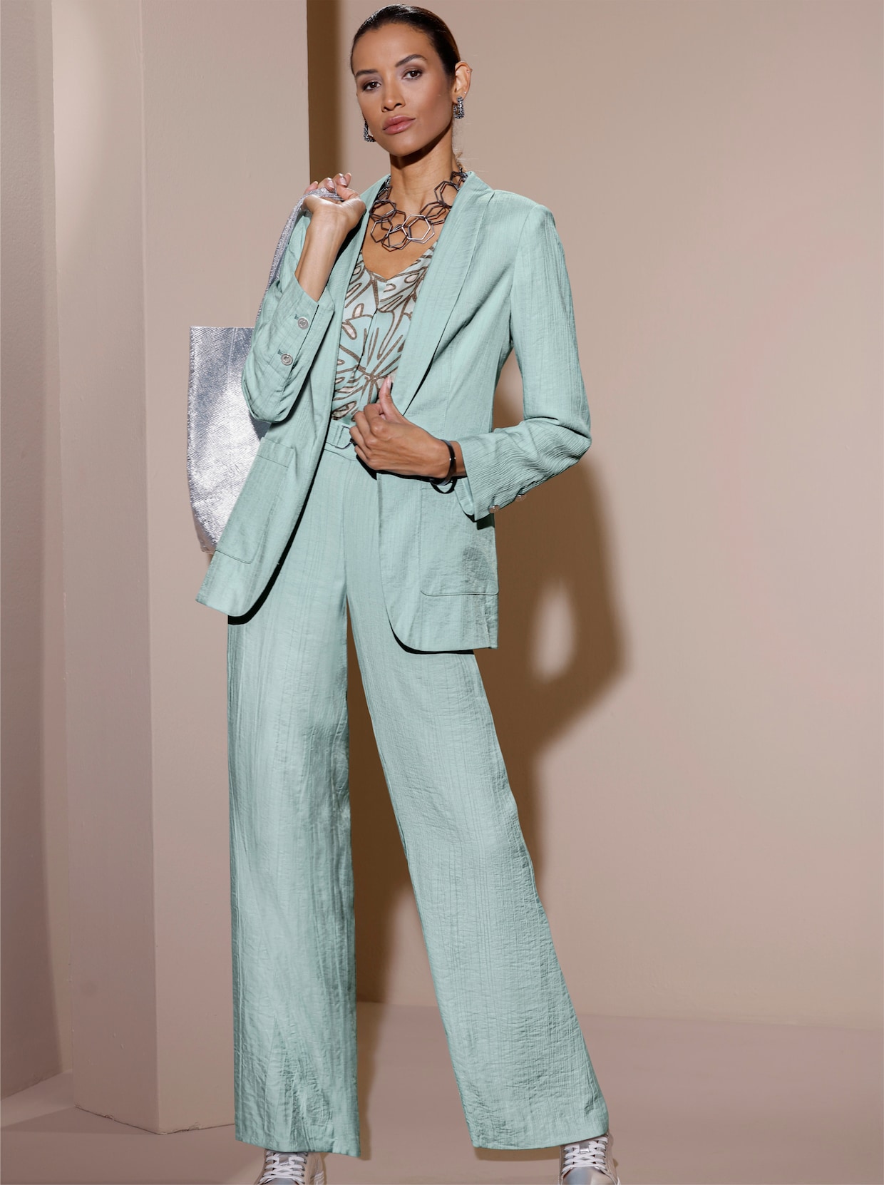 Schlupfjeans mit modisch weiten Beinen - kalkmint